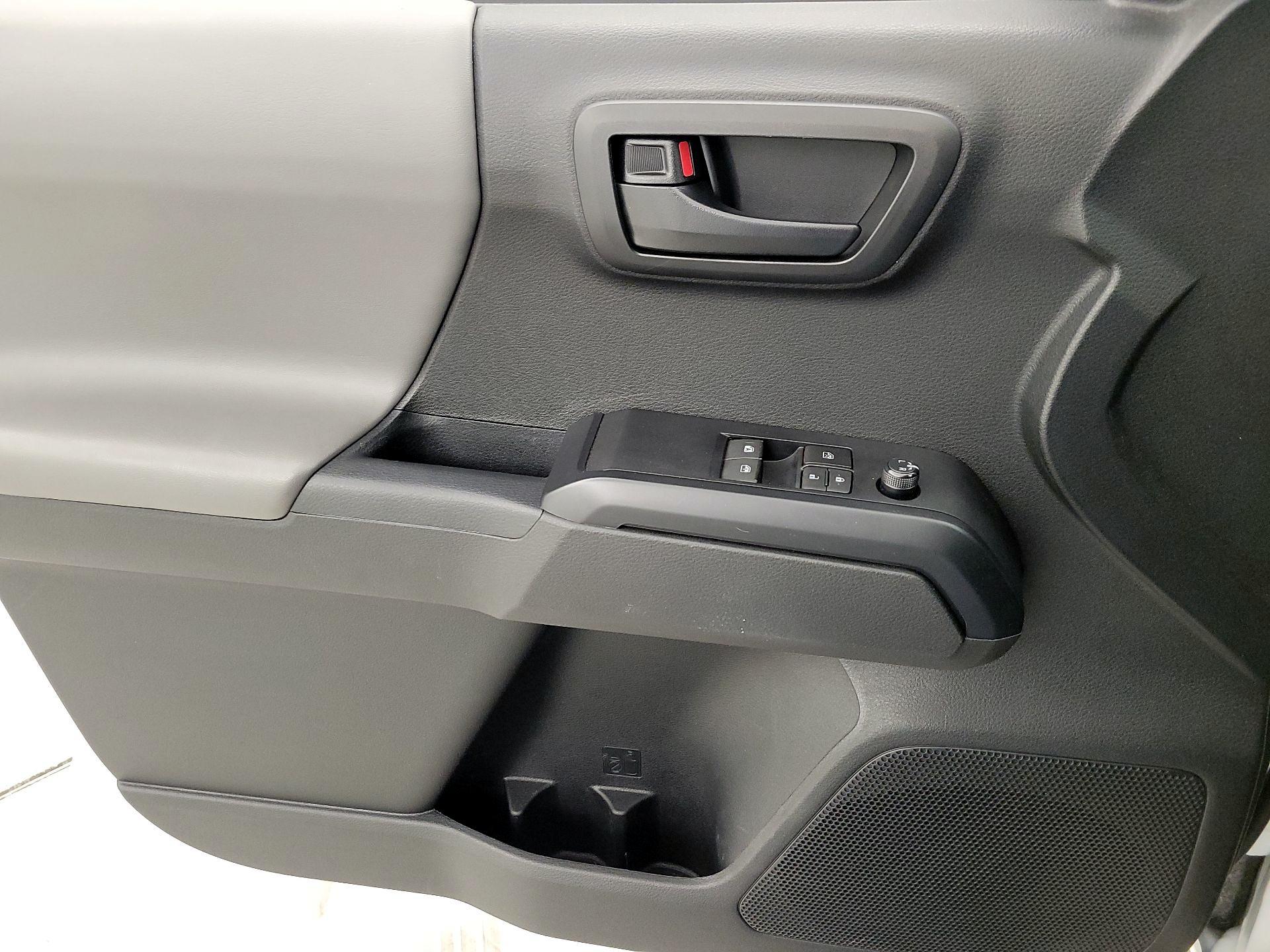 Thumbnail: 2022 Toyota Tacoma - 12