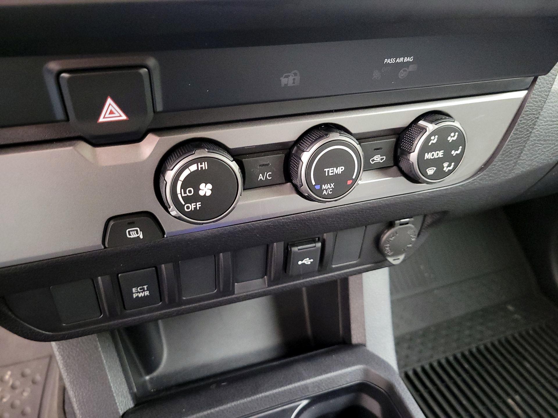 Thumbnail: 2022 Toyota Tacoma - 14