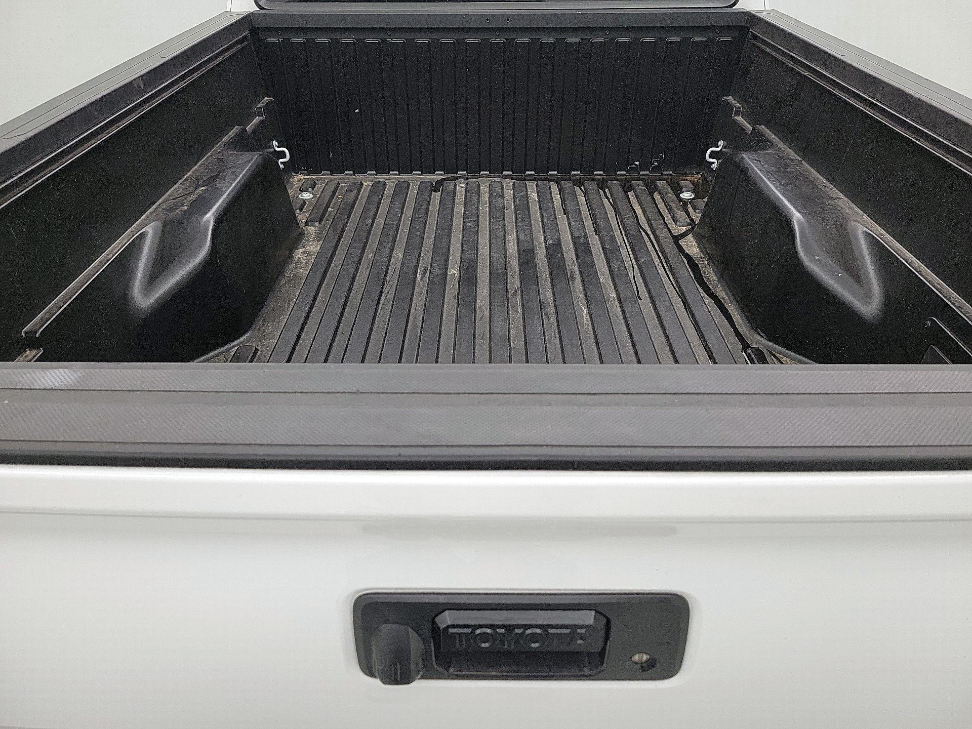 Thumbnail: 2022 Toyota Tacoma - 16