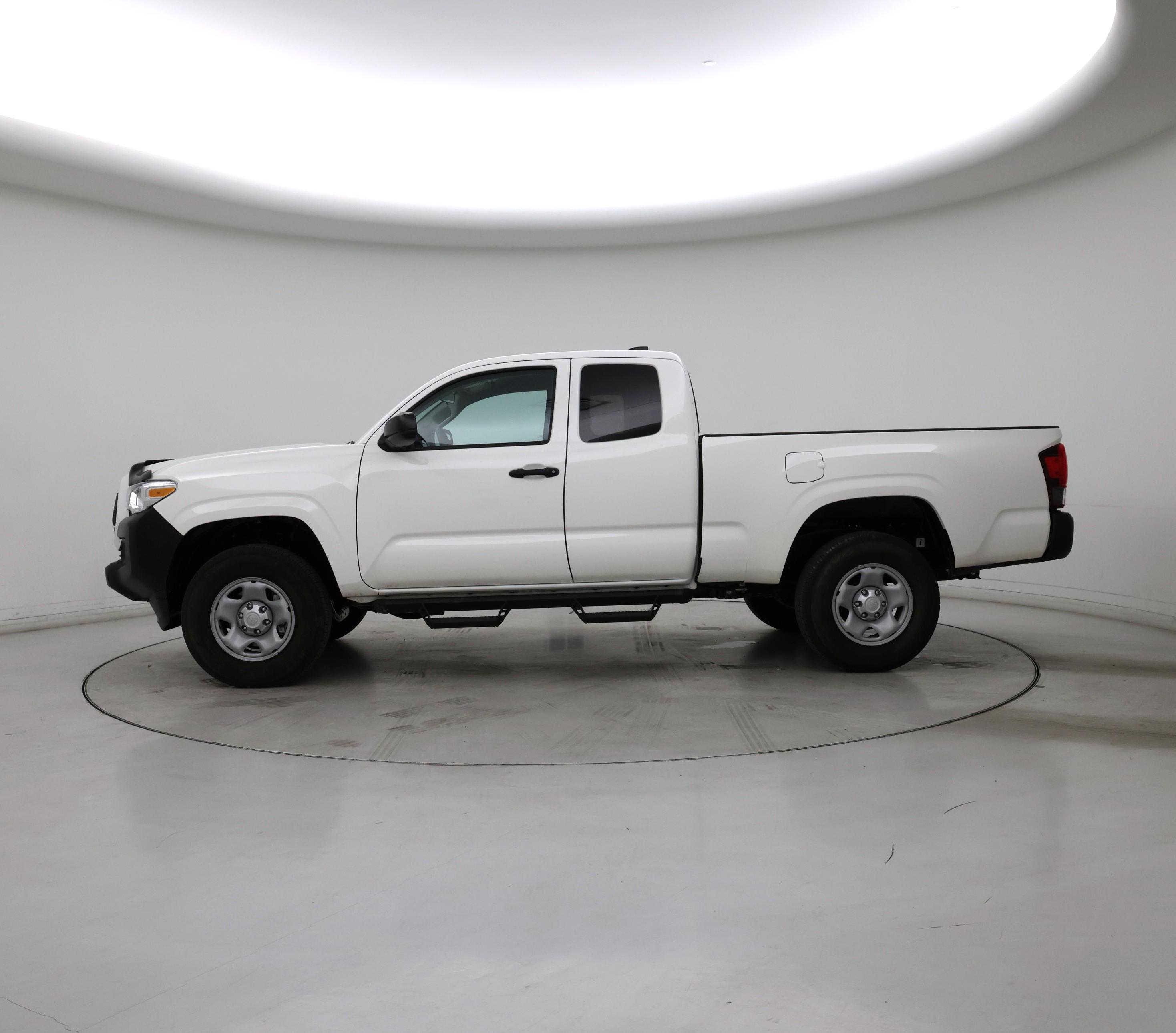 Thumbnail: 2022 Toyota Tacoma - 3