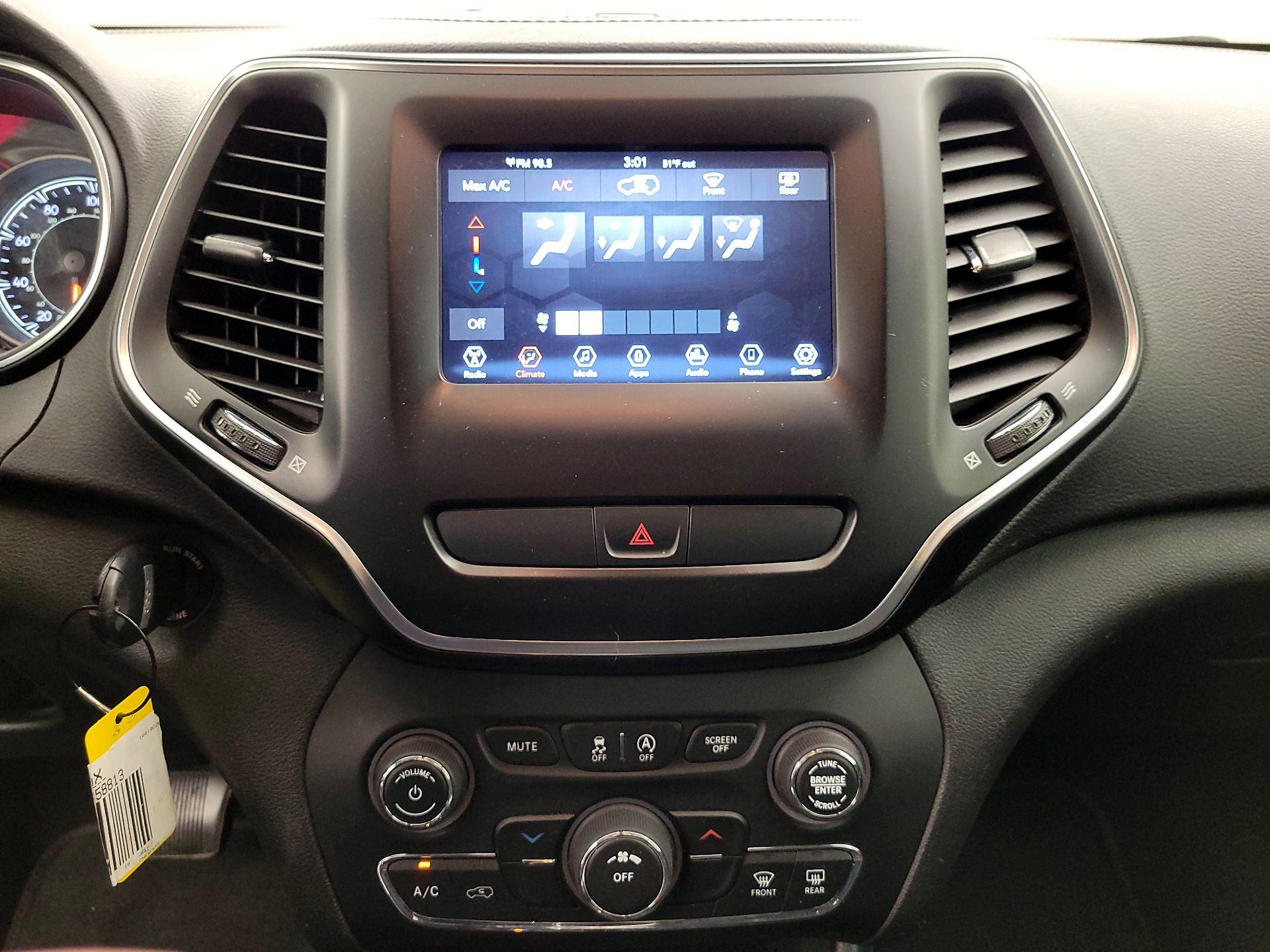 Thumbnail: 2019 Jeep Cherokee - 16