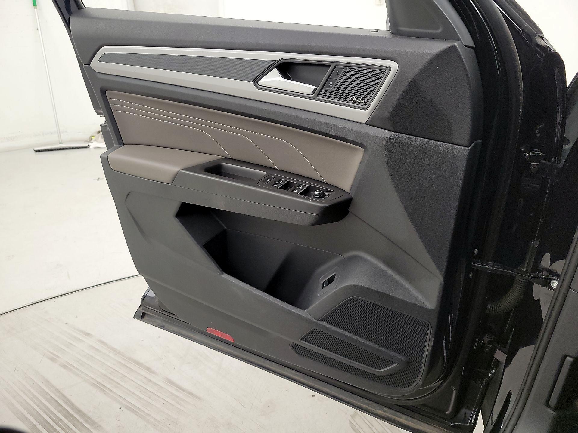 Thumbnail: 2023 Volkswagen Atlas - 12