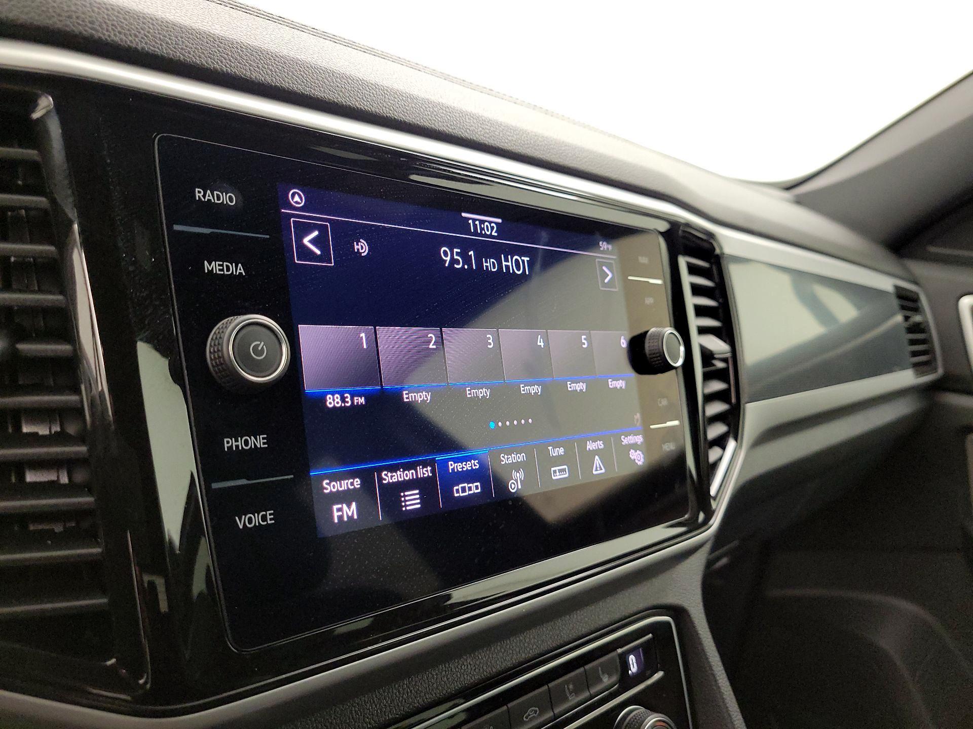 Thumbnail: 2023 Volkswagen Atlas - 16