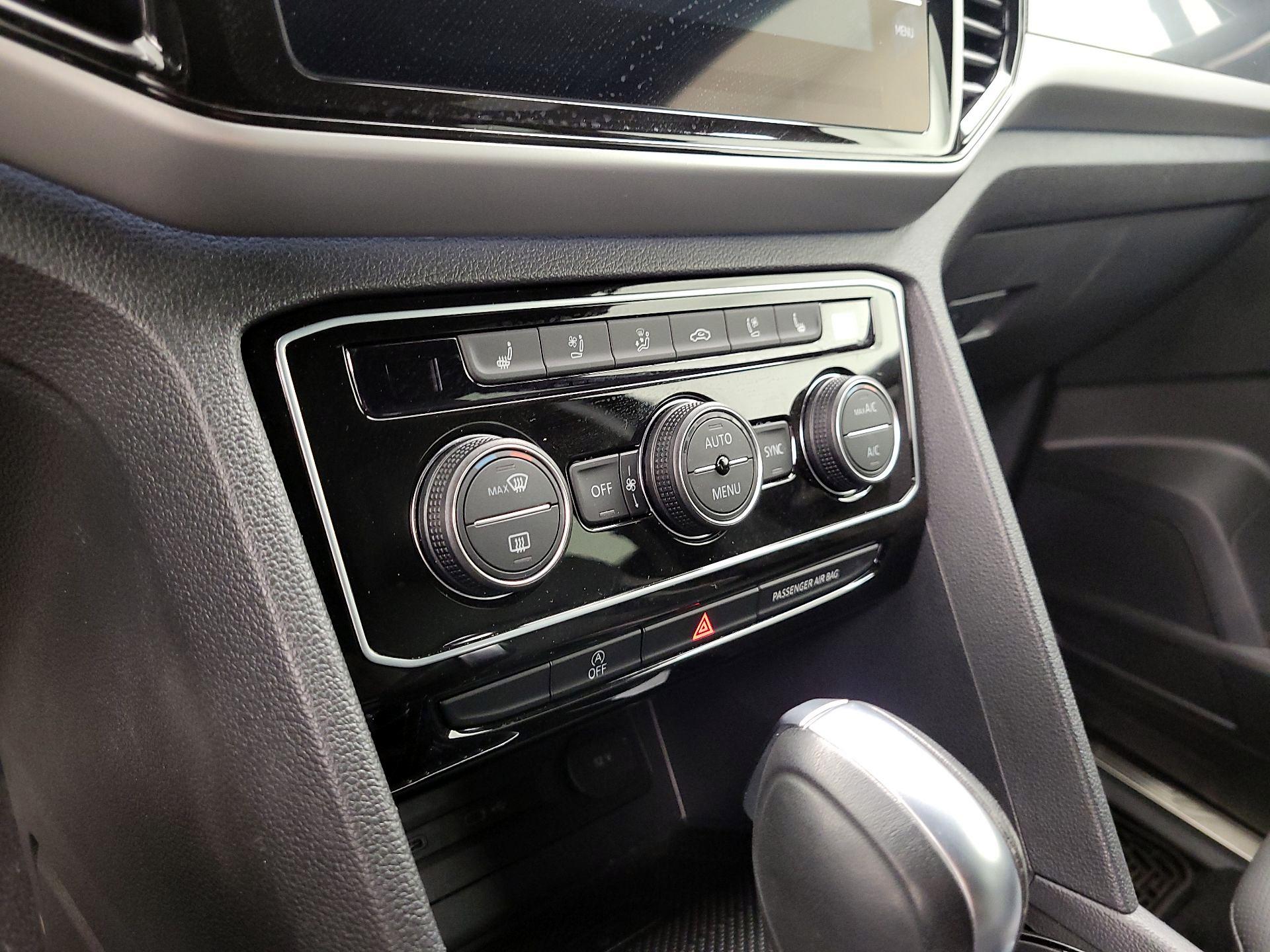 Thumbnail: 2023 Volkswagen Atlas - 17