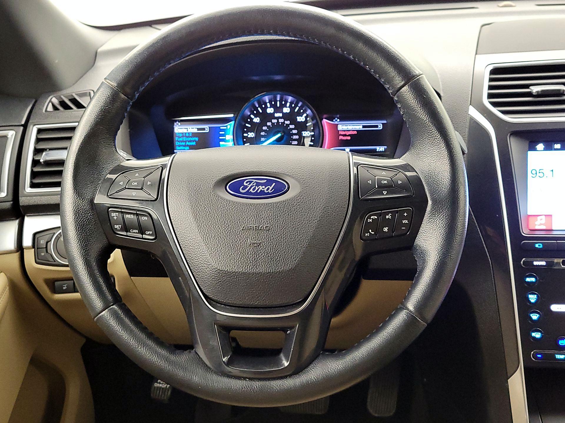 Thumbnail: 2017 Ford Explorer - 10