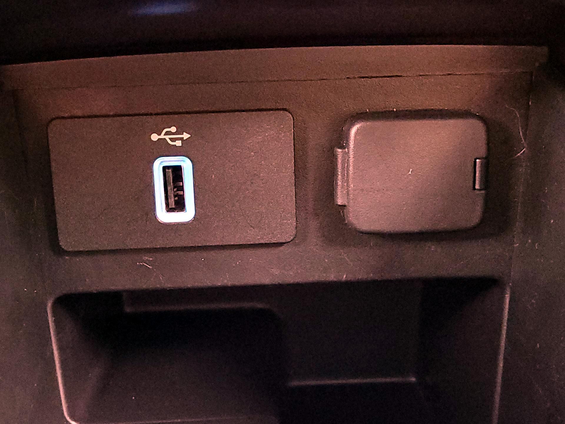 Thumbnail: 2017 Ford Explorer - 18