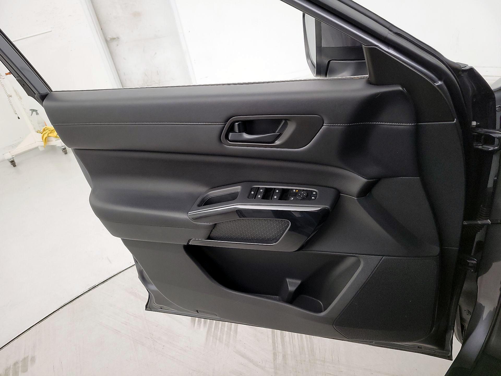 Thumbnail: 2024 Nissan Pathfinder - 12