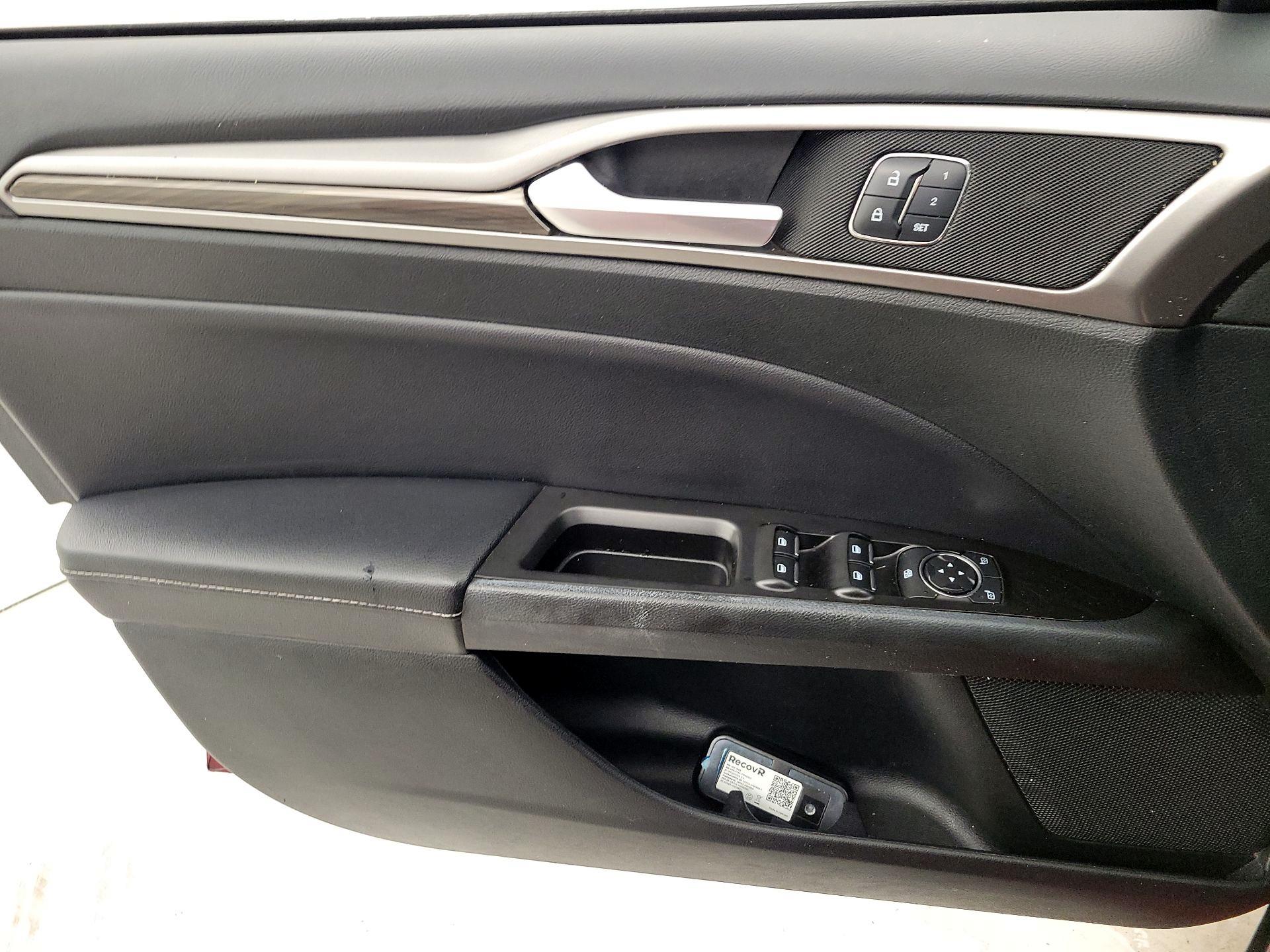 Thumbnail: 2017 Ford Fusion - 12