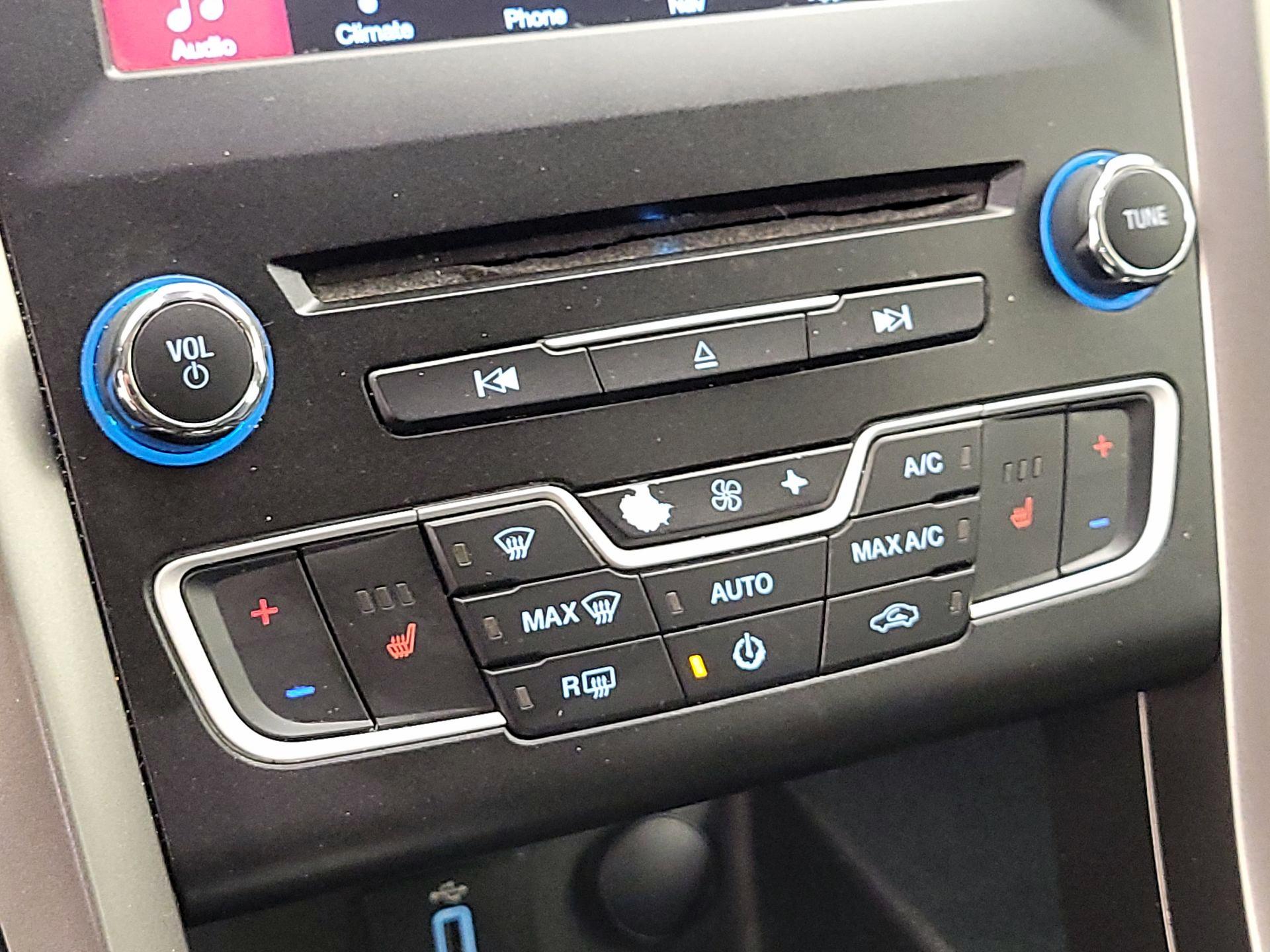 Thumbnail: 2017 Ford Fusion - 15