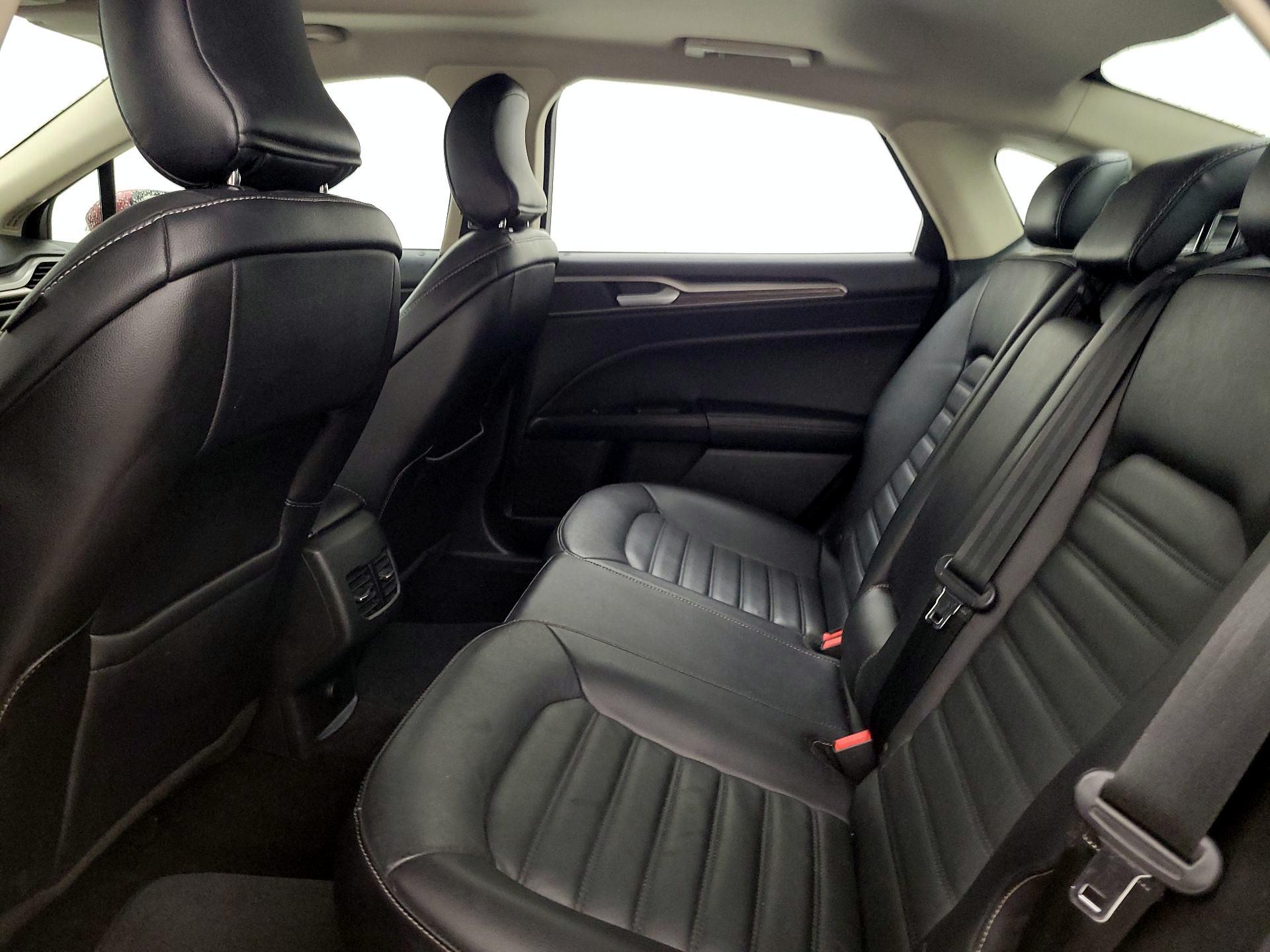 Thumbnail: 2017 Ford Fusion - 18