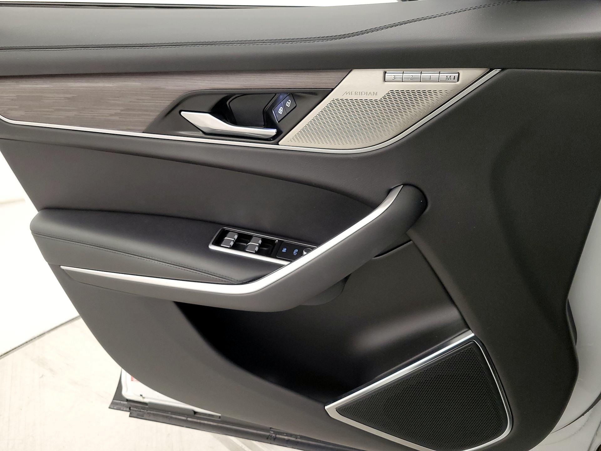 Thumbnail: 2022 Jaguar F-Pace - 12