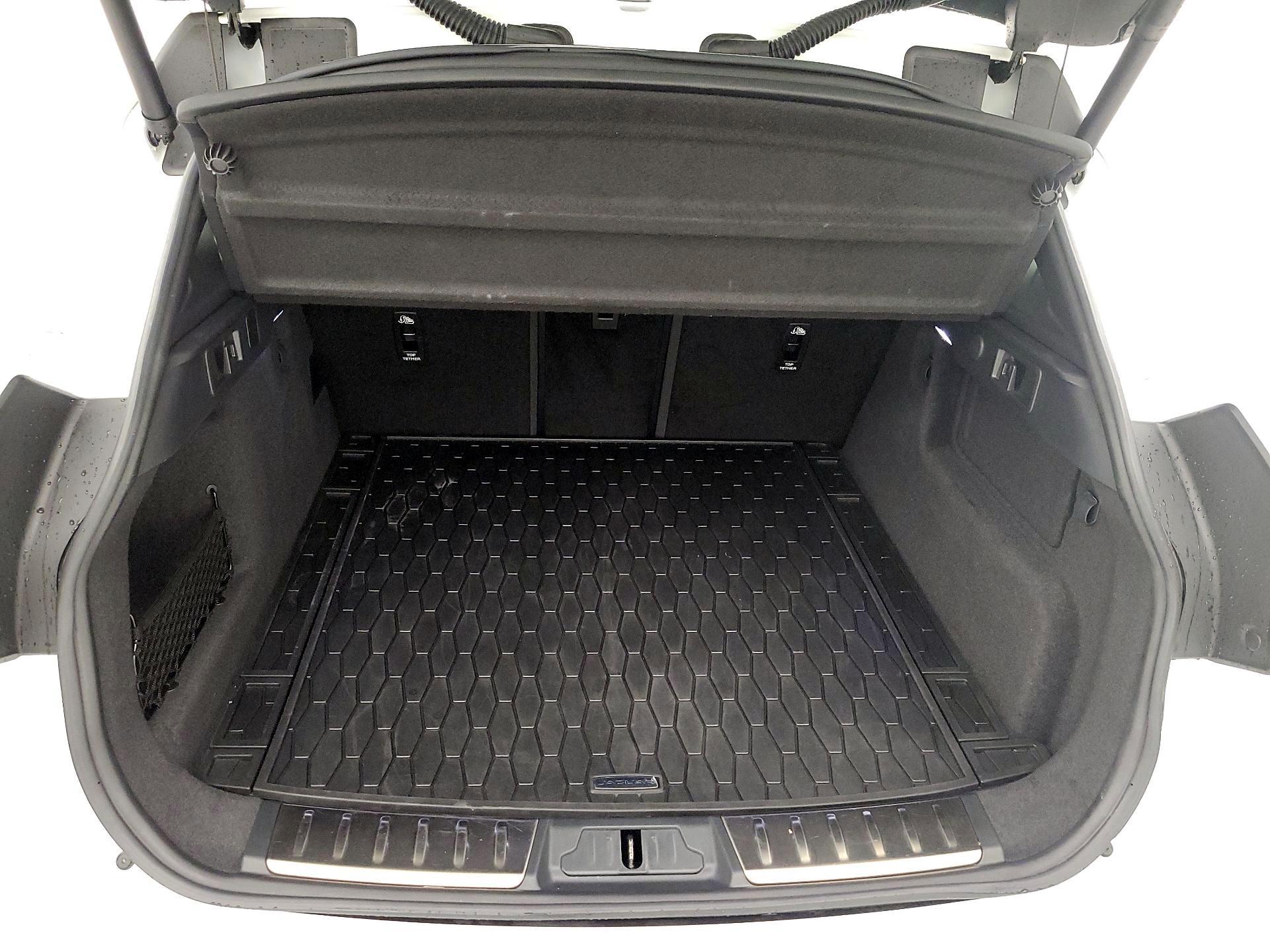 Thumbnail: 2022 Jaguar F-Pace - 16