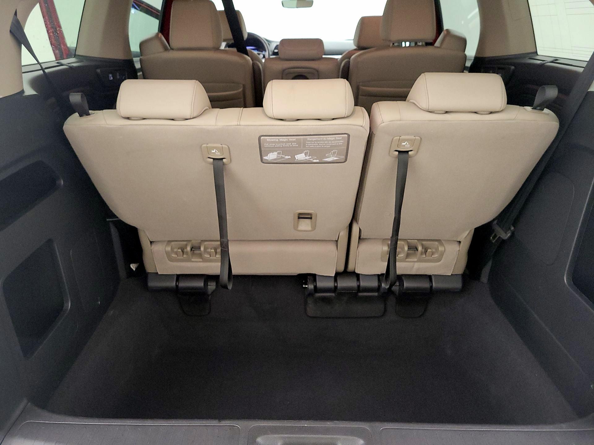 Thumbnail: 2022 Honda Odyssey - 16