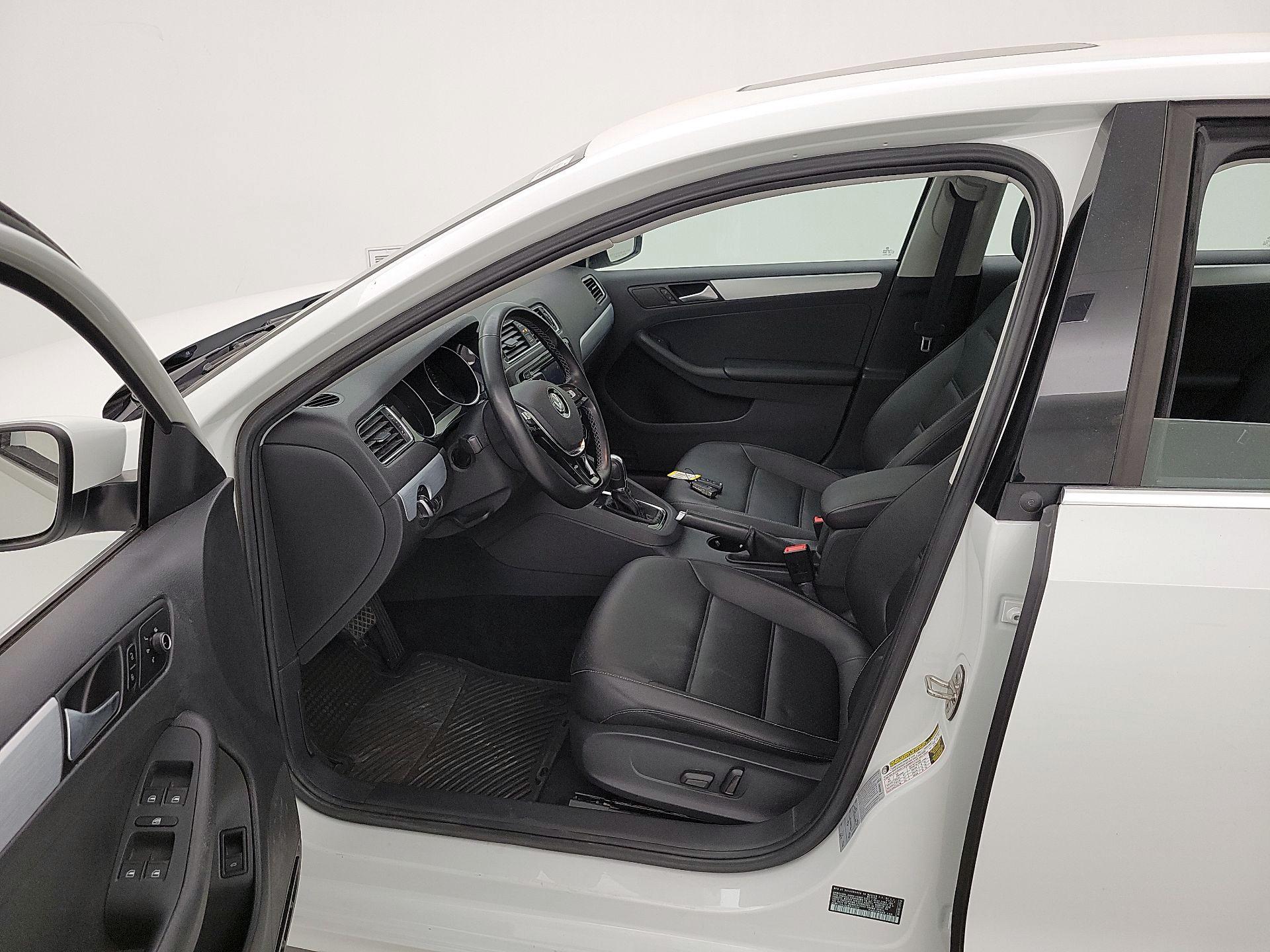 Thumbnail: 2018 Volkswagen Jetta - 11