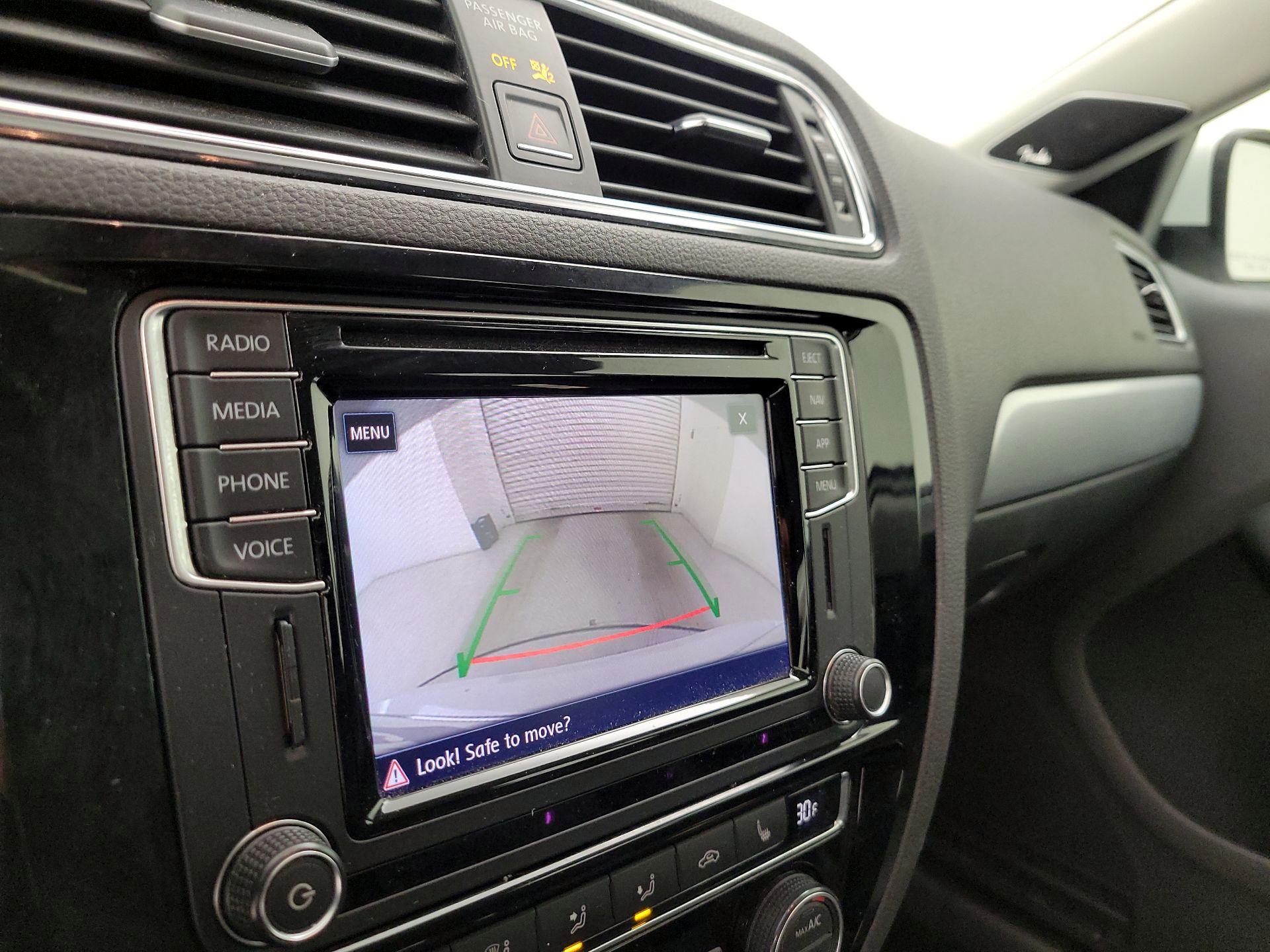 Thumbnail: 2018 Volkswagen Jetta - 15