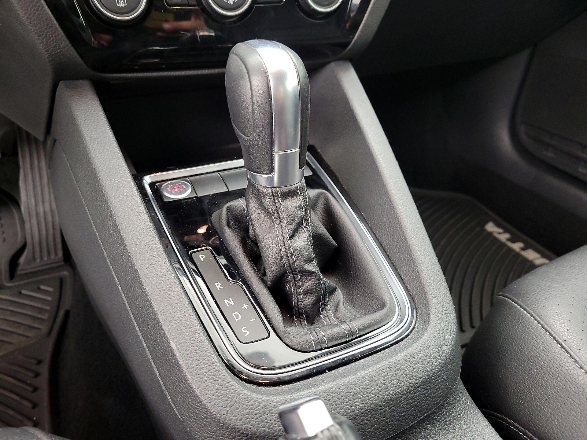 Thumbnail: 2018 Volkswagen Jetta - 18