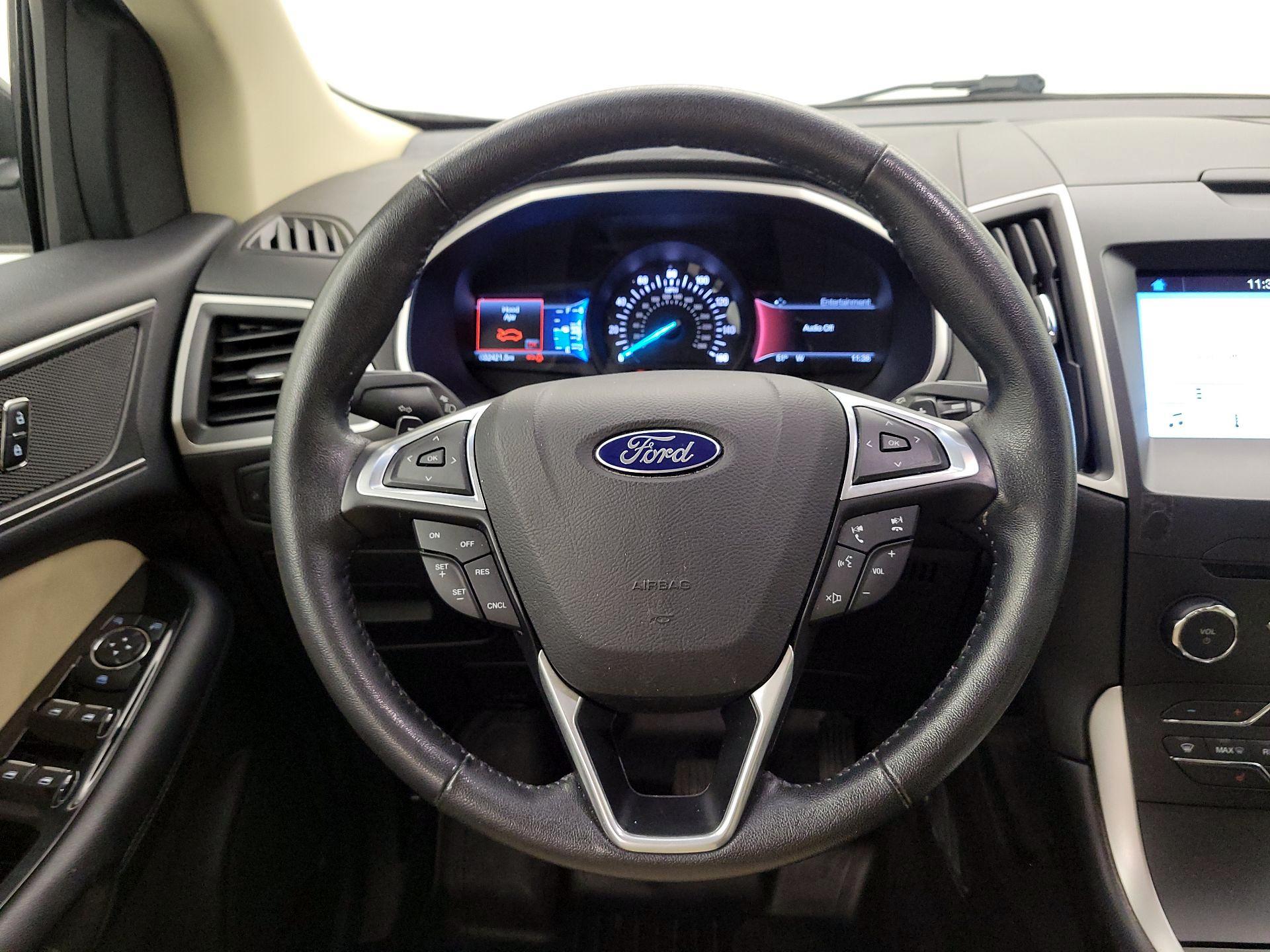 Thumbnail: 2016 Ford Edge - 10