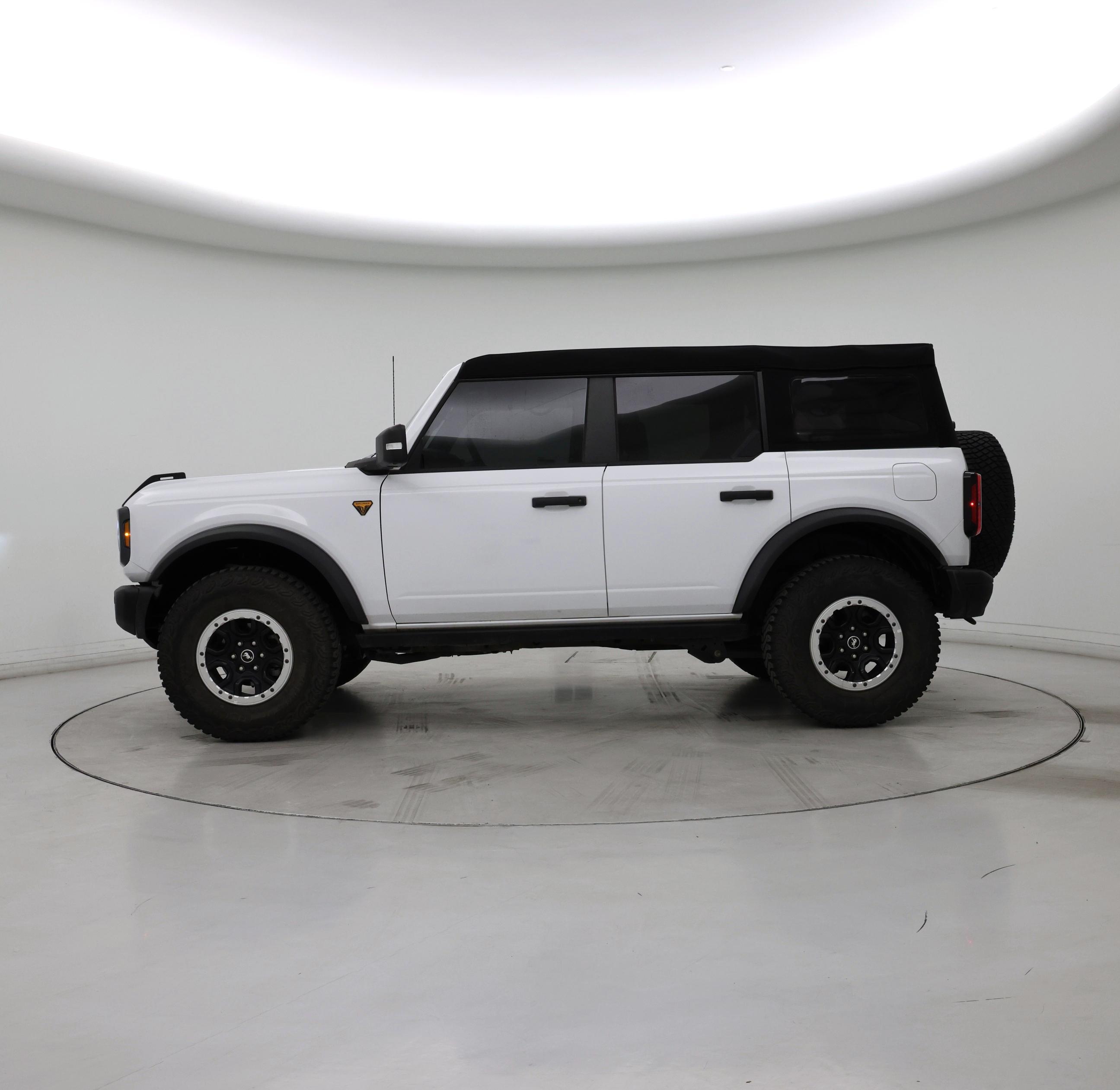 Thumbnail: 2023 Ford Bronco - 3