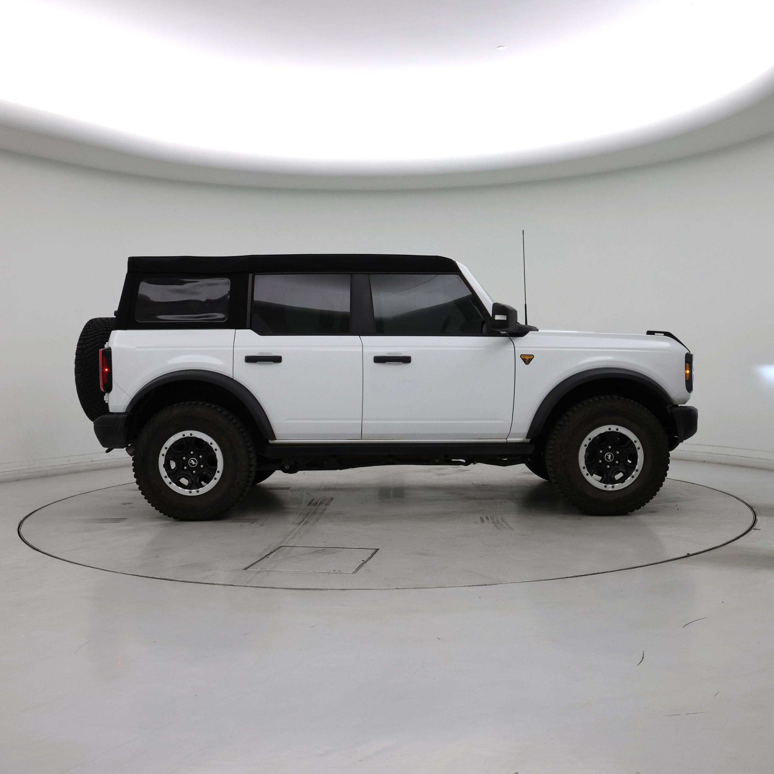 Thumbnail: 2023 Ford Bronco - 7