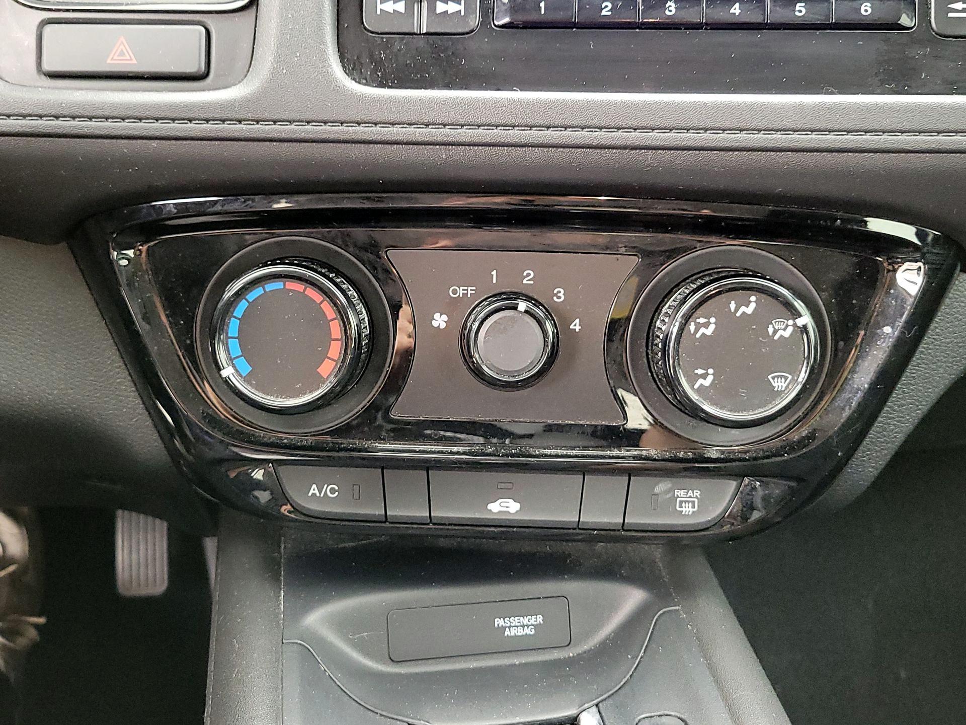Thumbnail: 2018 Honda HR-V - 16