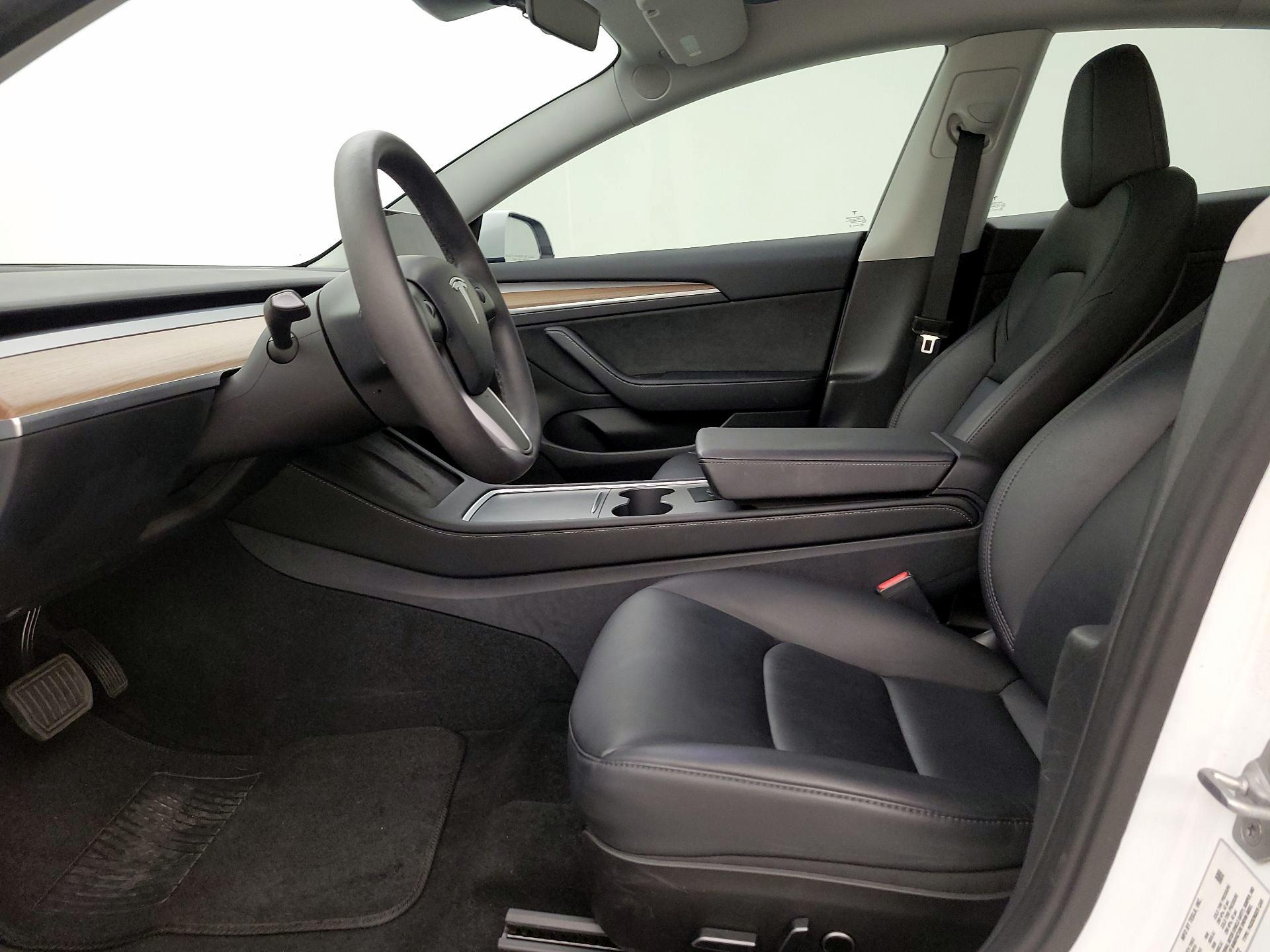 Thumbnail: 2023 Tesla Model 3 - 11