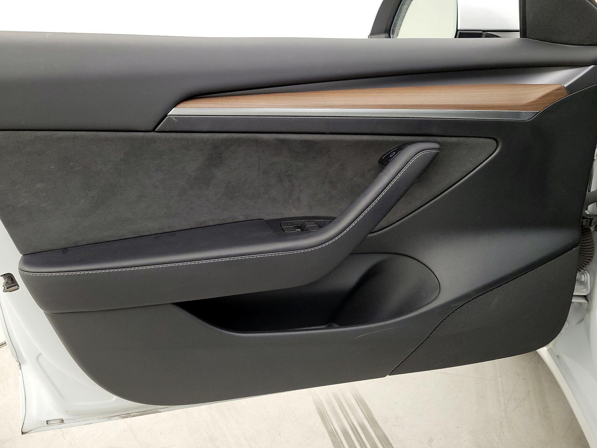 Thumbnail: 2023 Tesla Model 3 - 12