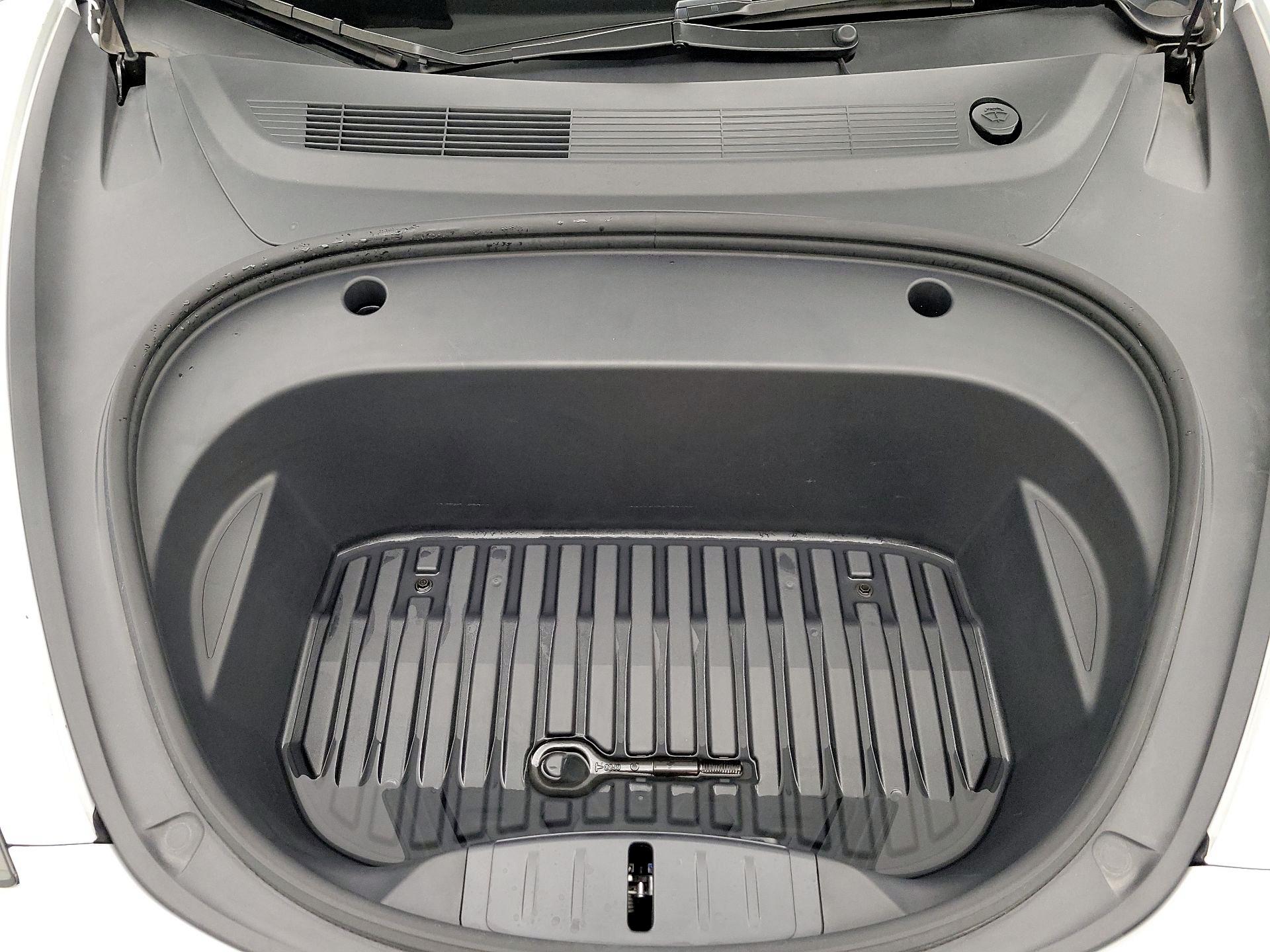 Thumbnail: 2023 Tesla Model 3 - 17