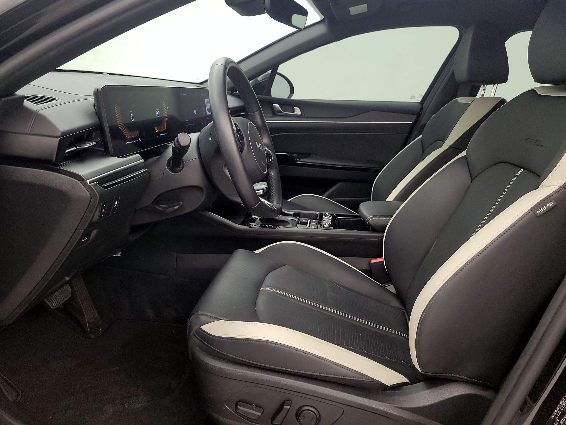 Thumbnail: 2025 Kia K5 - 11