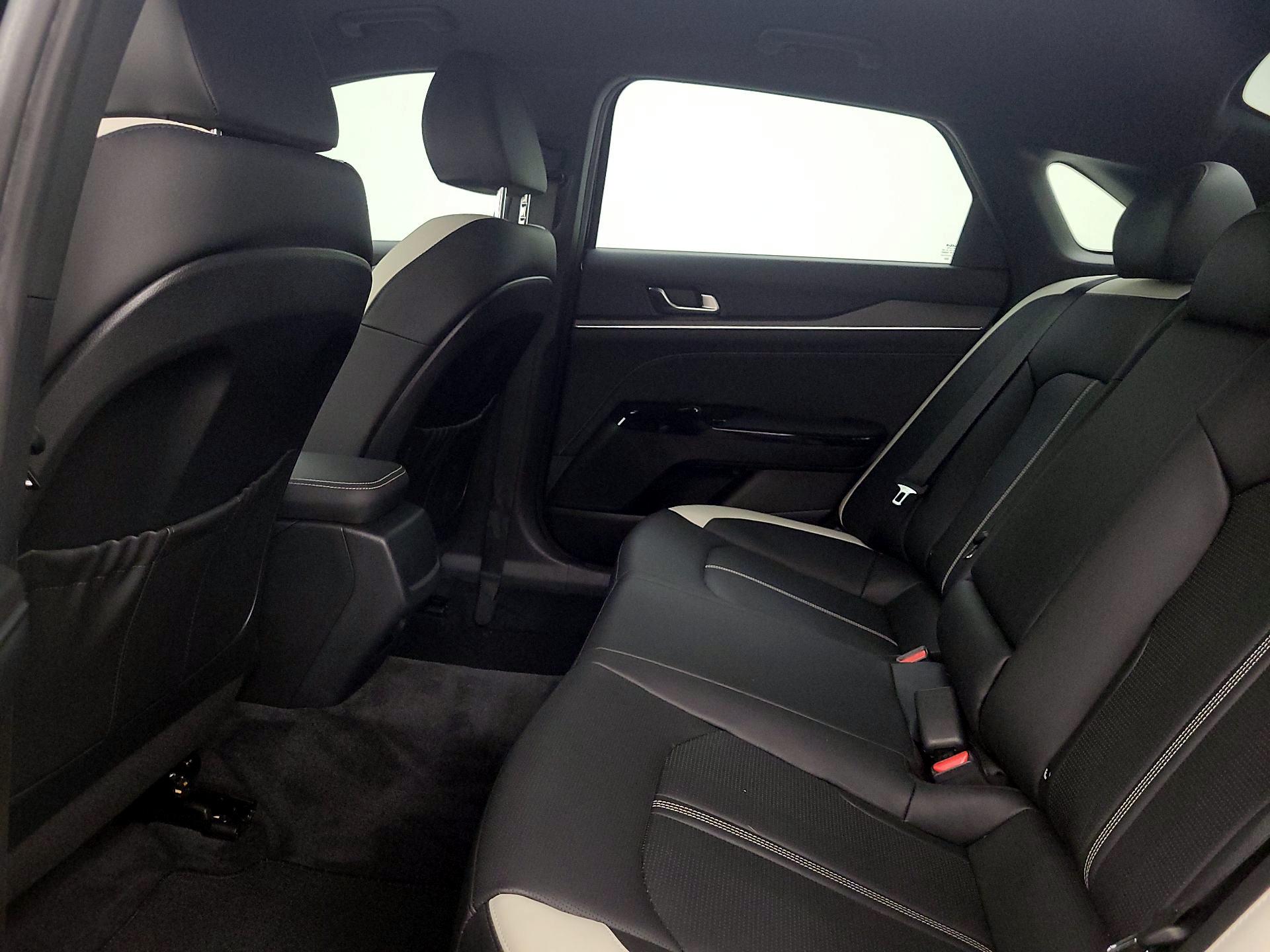 Thumbnail: 2025 Kia K5 - 19