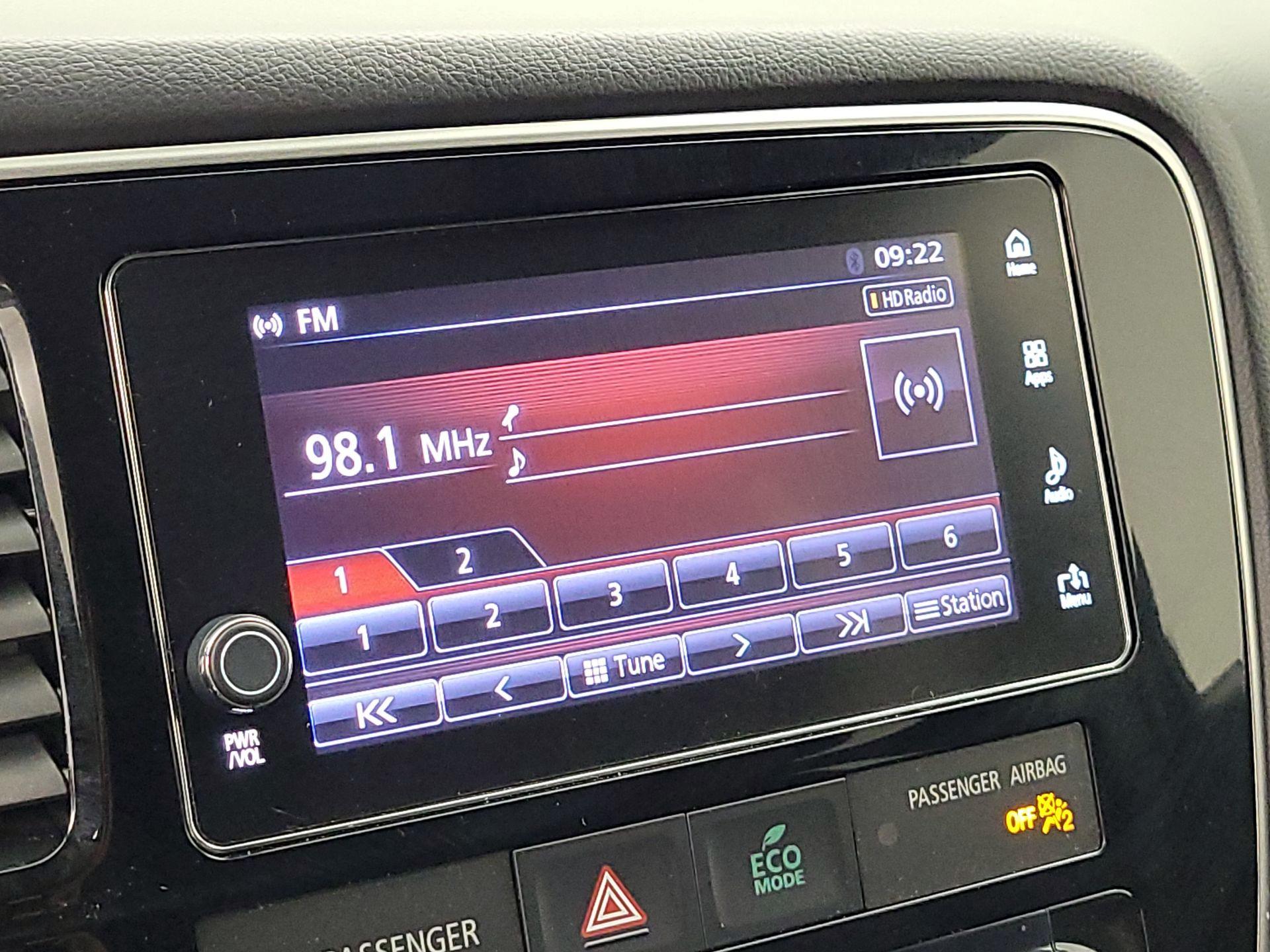 Thumbnail: 2018 Mitsubishi Outlander - 13