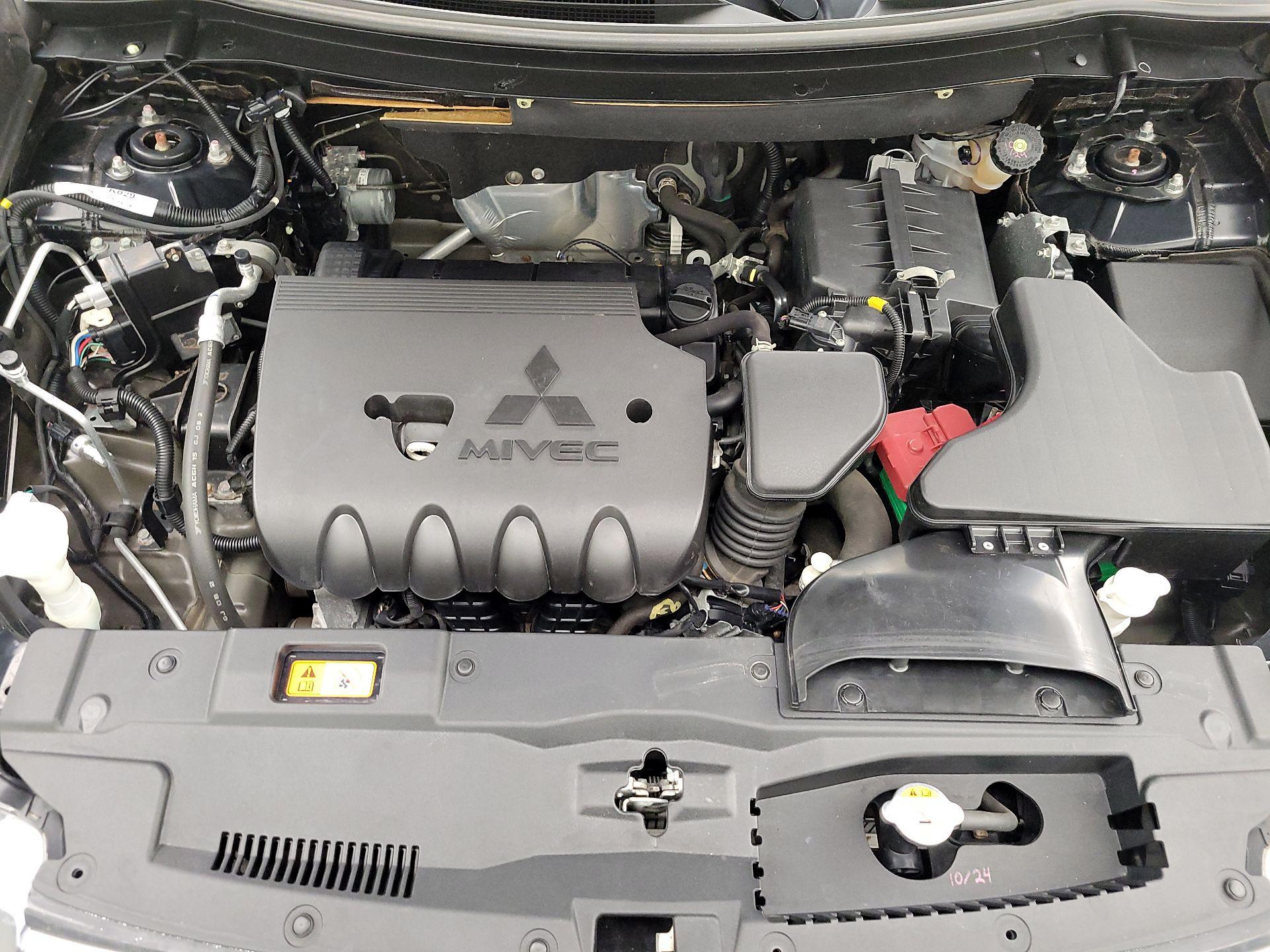 Thumbnail: 2018 Mitsubishi Outlander - 19