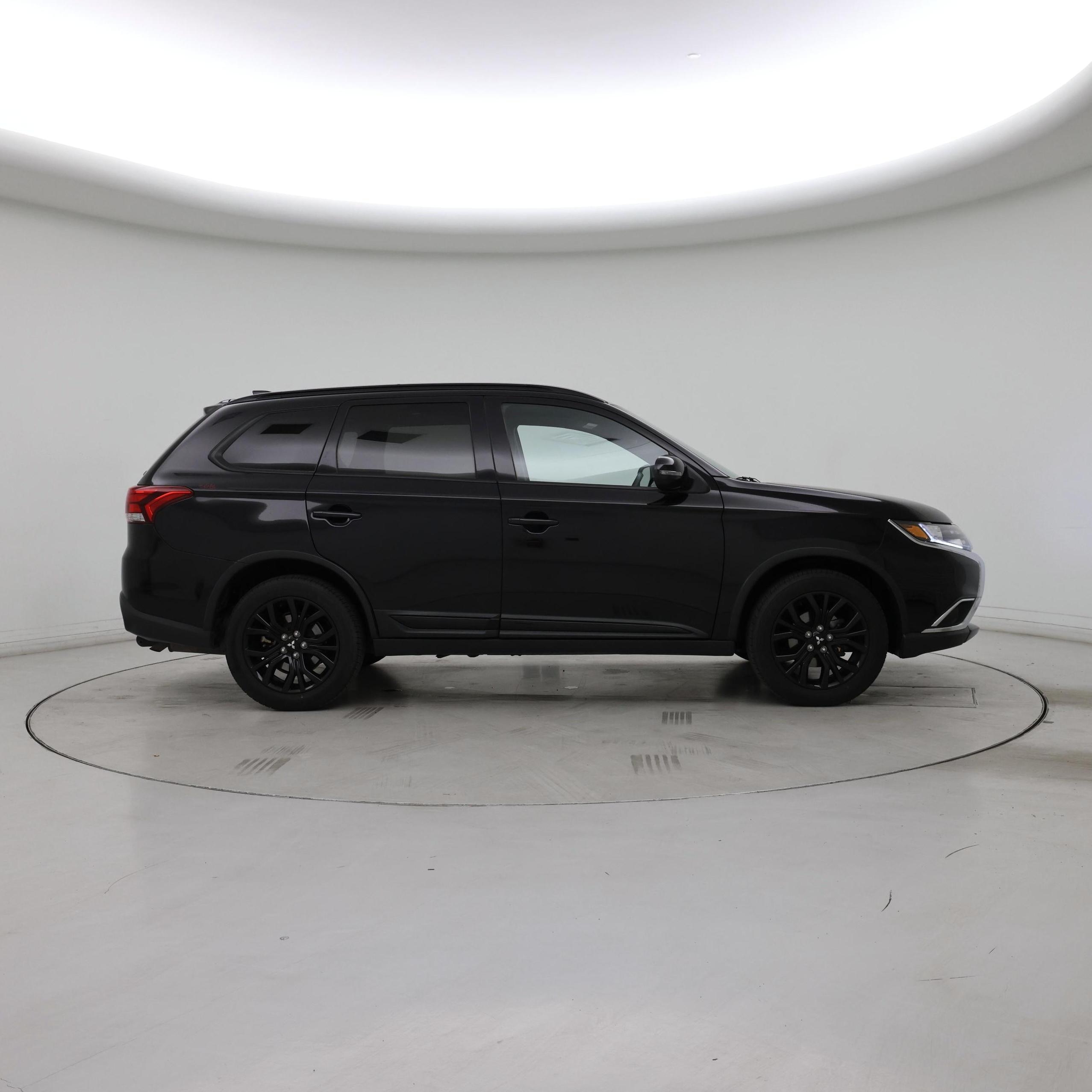 Thumbnail: 2018 Mitsubishi Outlander - 7