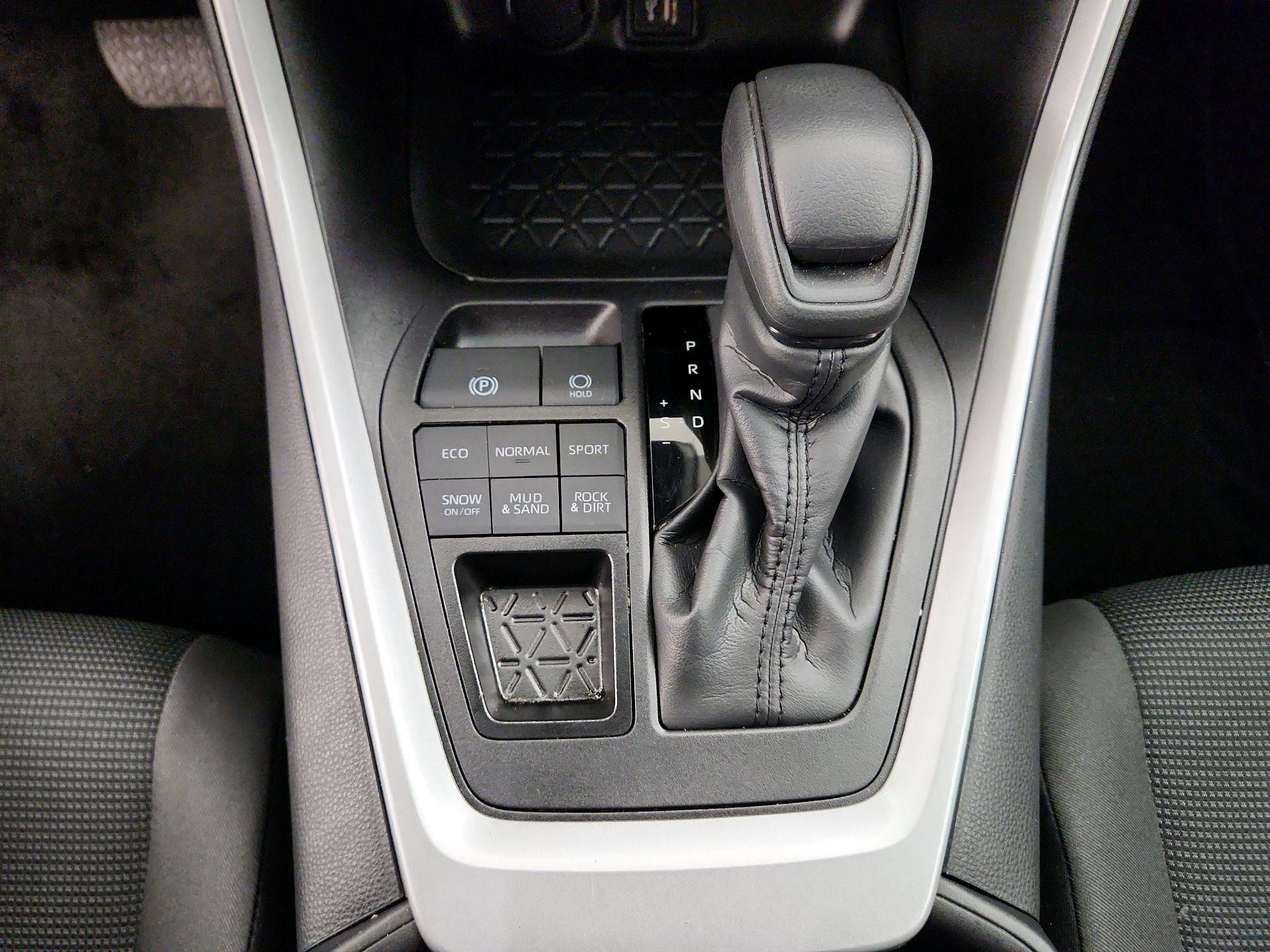 Thumbnail: 2025 Toyota RAV4 - 17