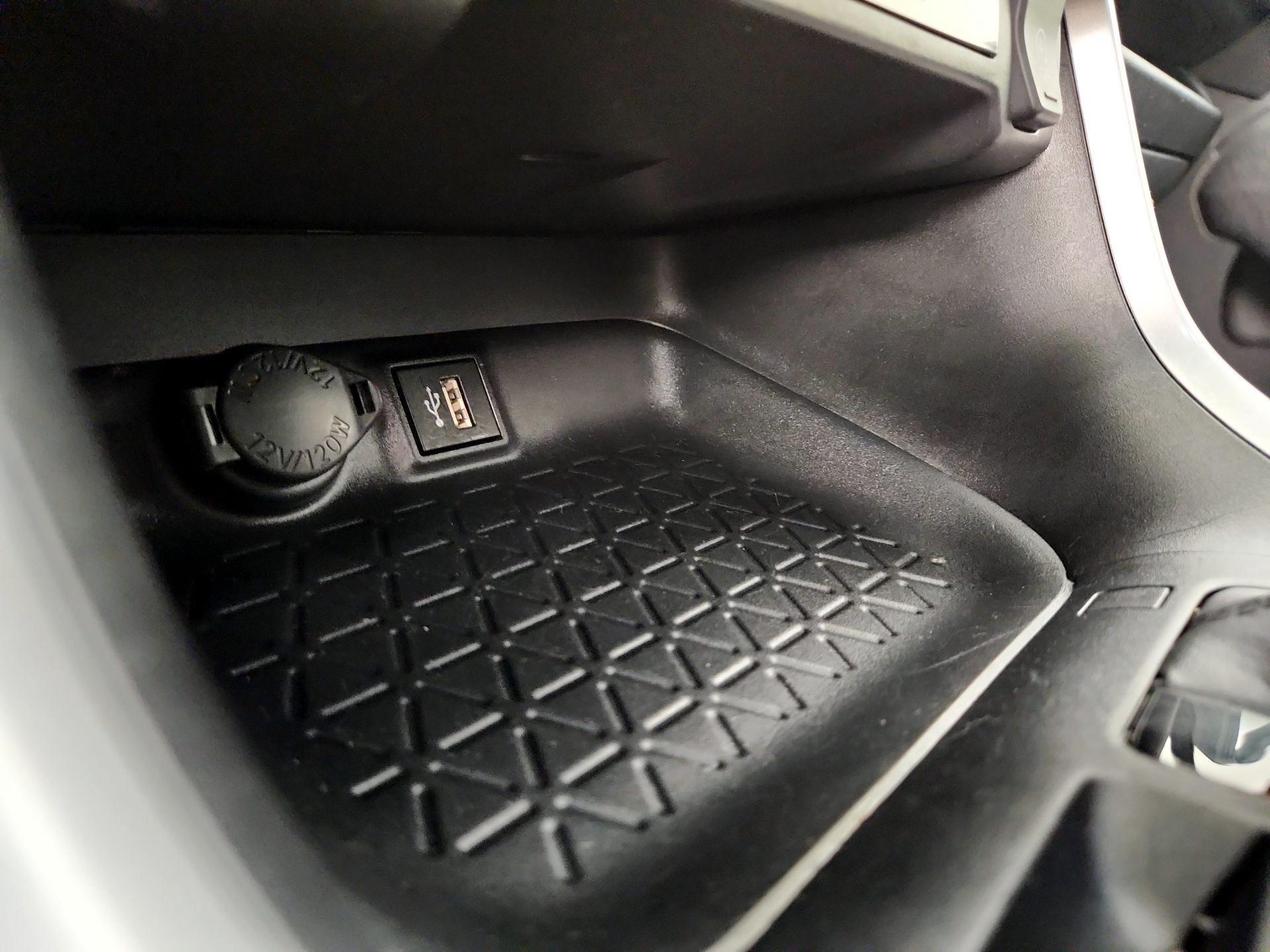 Thumbnail: 2025 Toyota RAV4 - 18