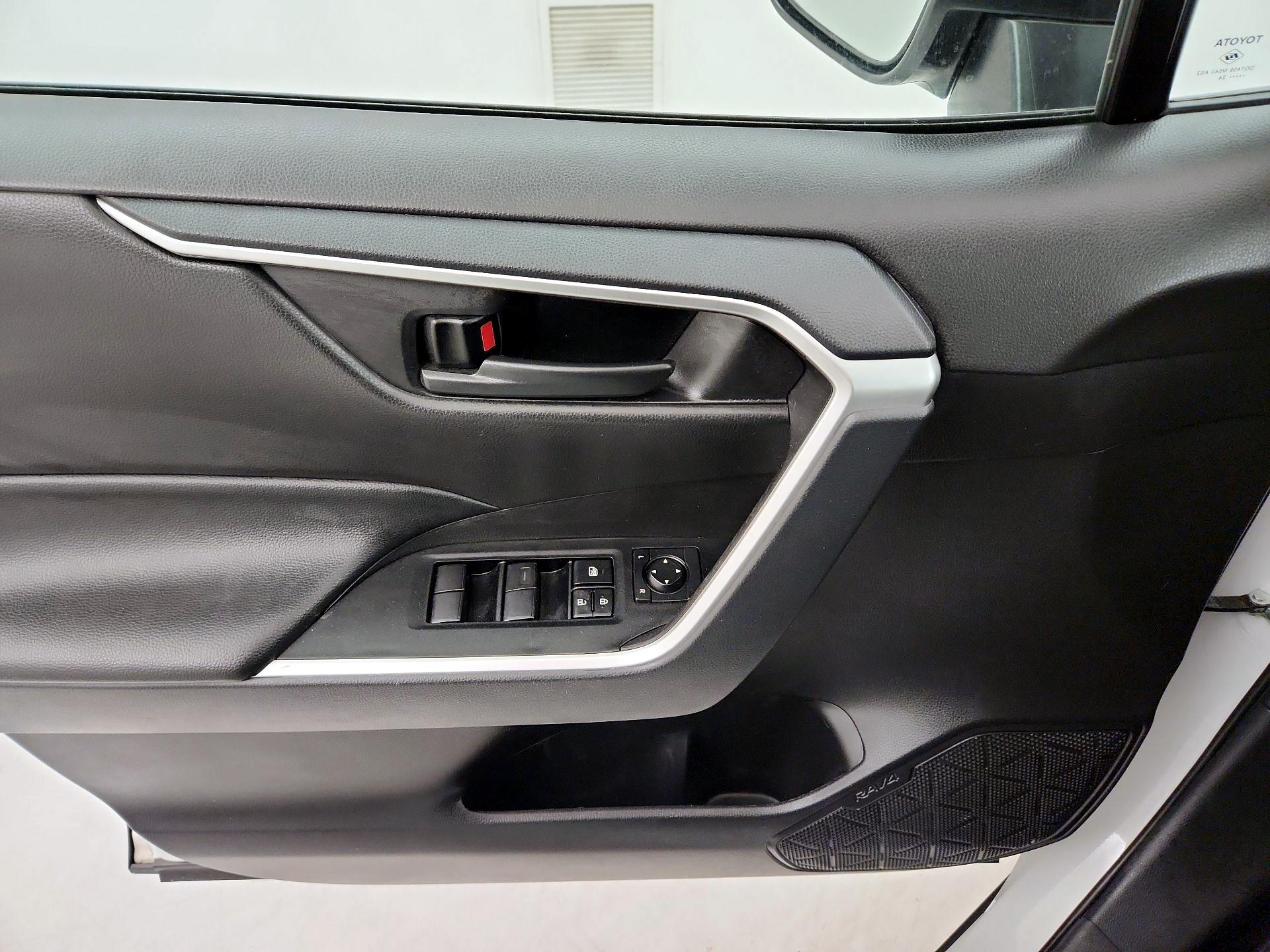 Thumbnail: 2024 Toyota RAV4 - 12