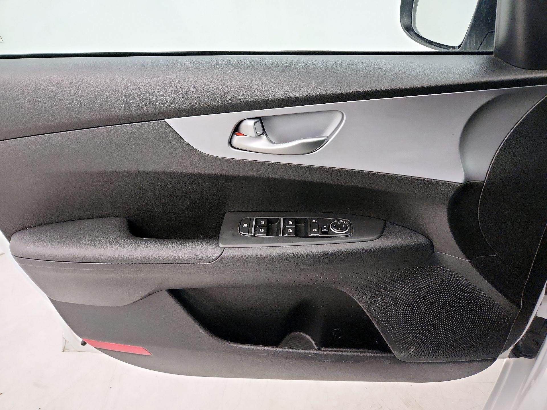 Thumbnail: 2023 Kia Forte - 12