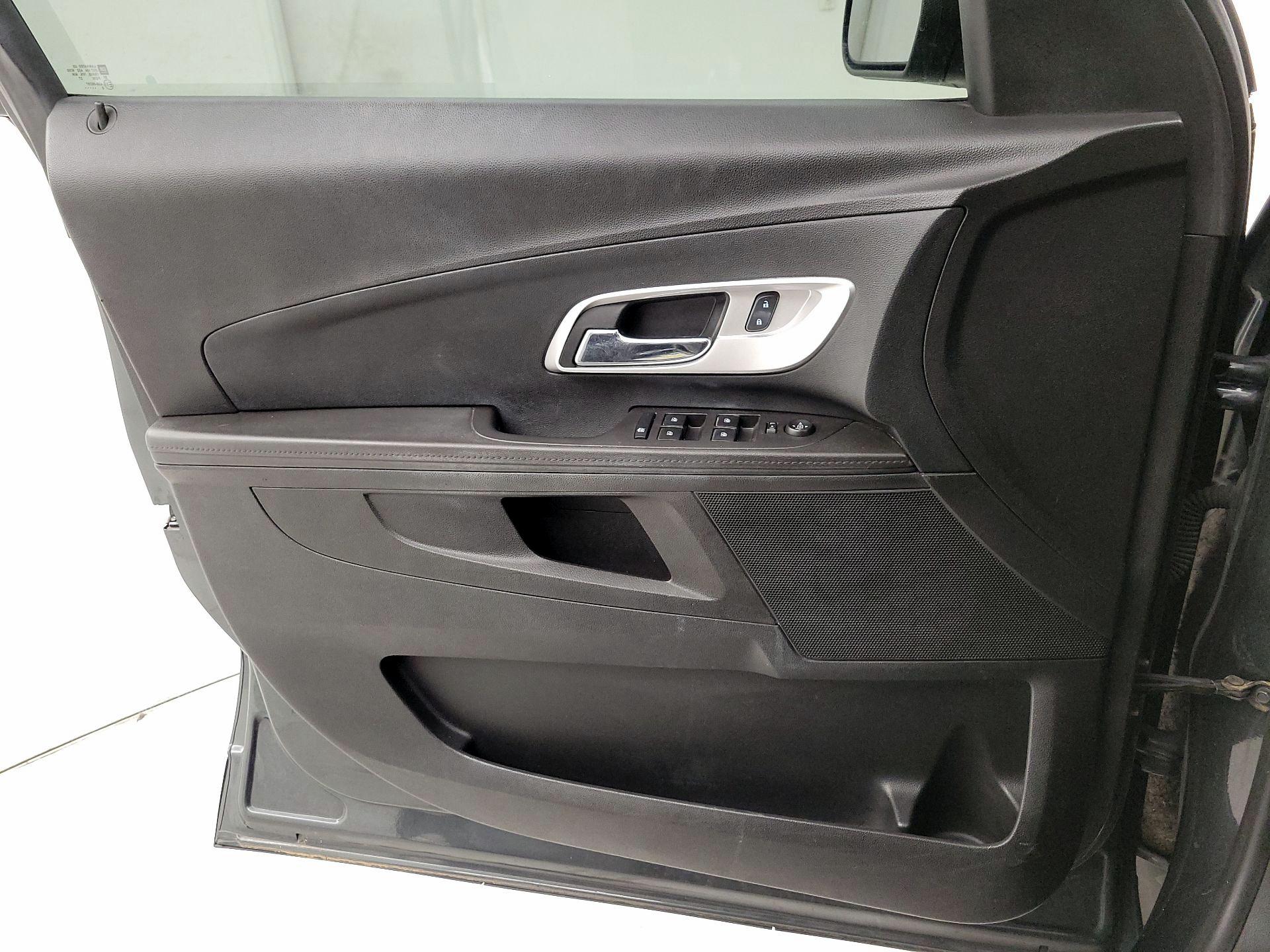 Thumbnail: 2017 Chevrolet Equinox - 12