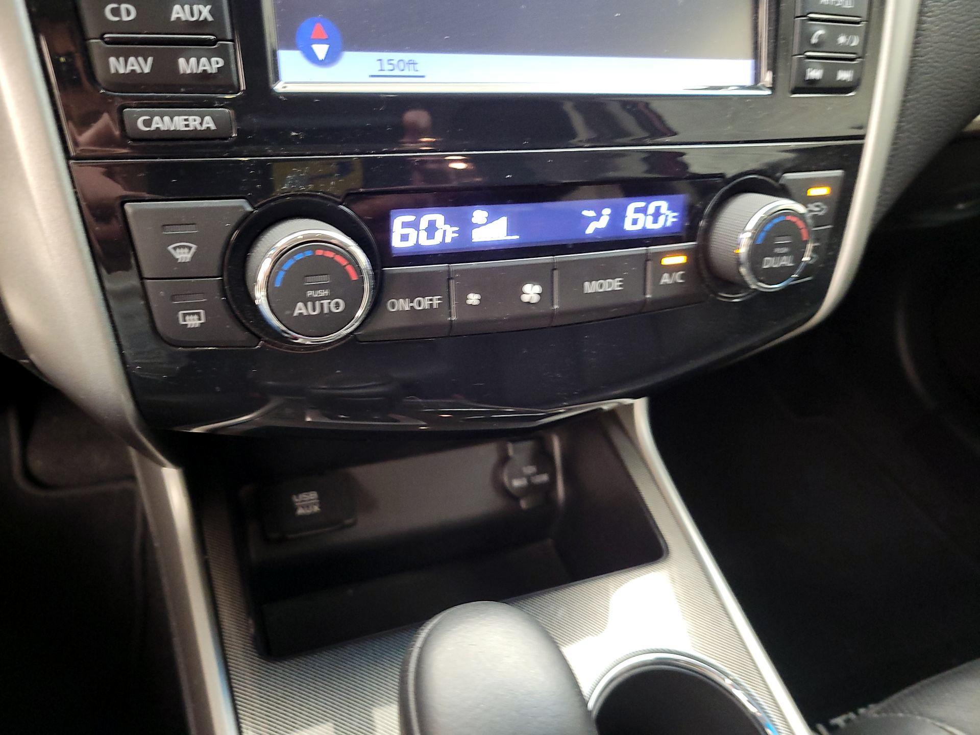 Thumbnail: 2015 Nissan Altima - 14