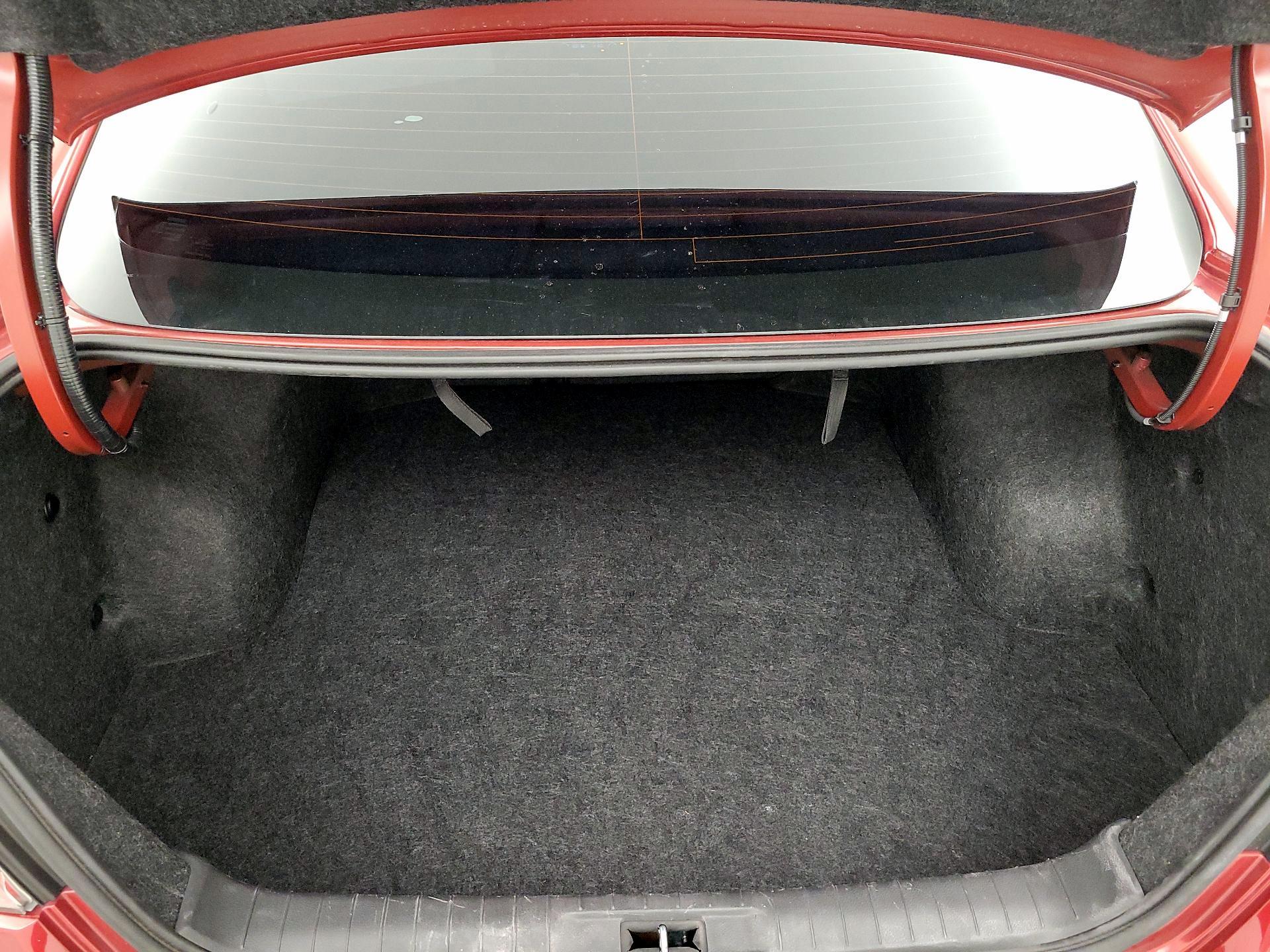 Thumbnail: 2015 Nissan Altima - 16