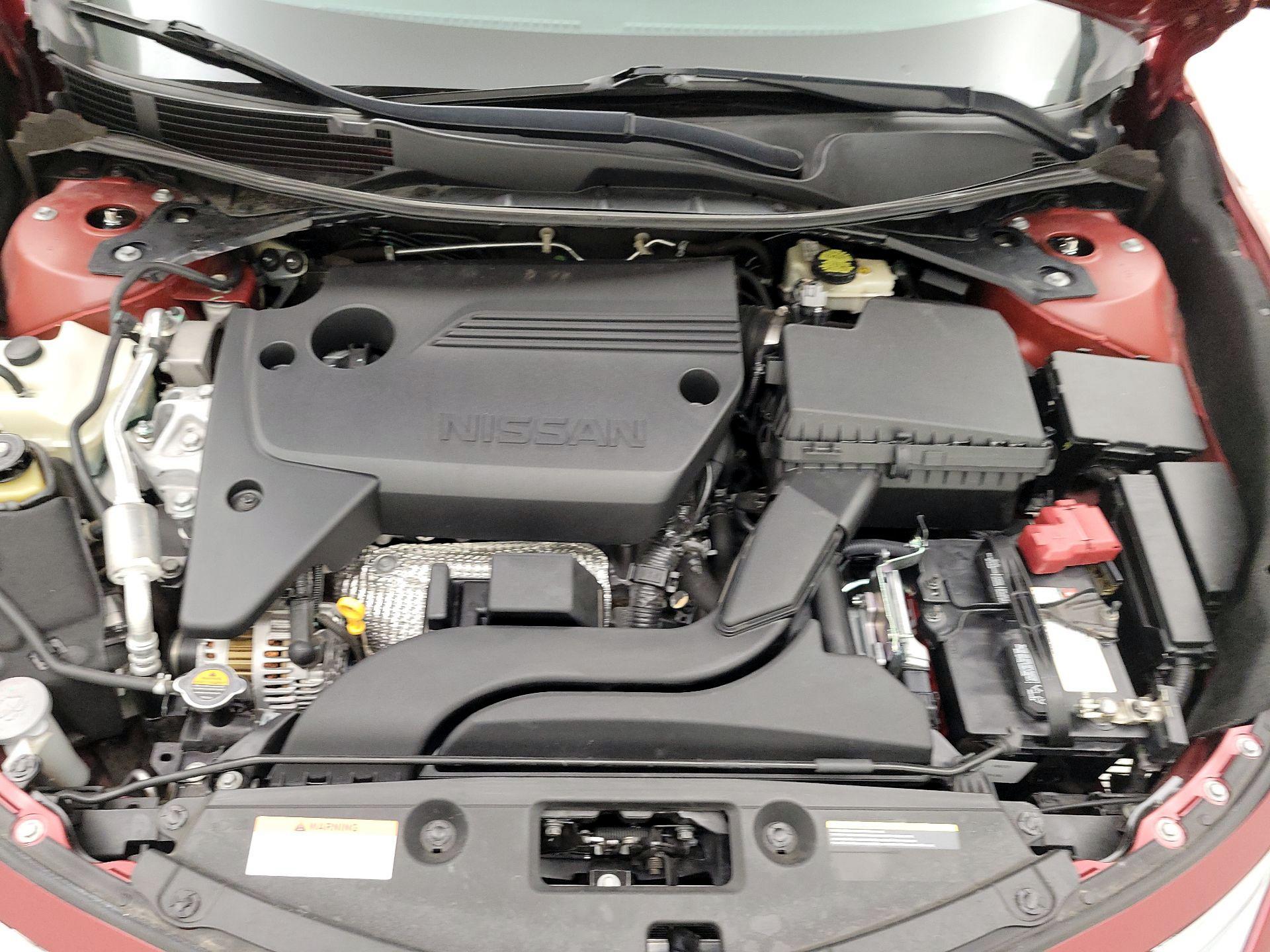 Thumbnail: 2015 Nissan Altima - 17