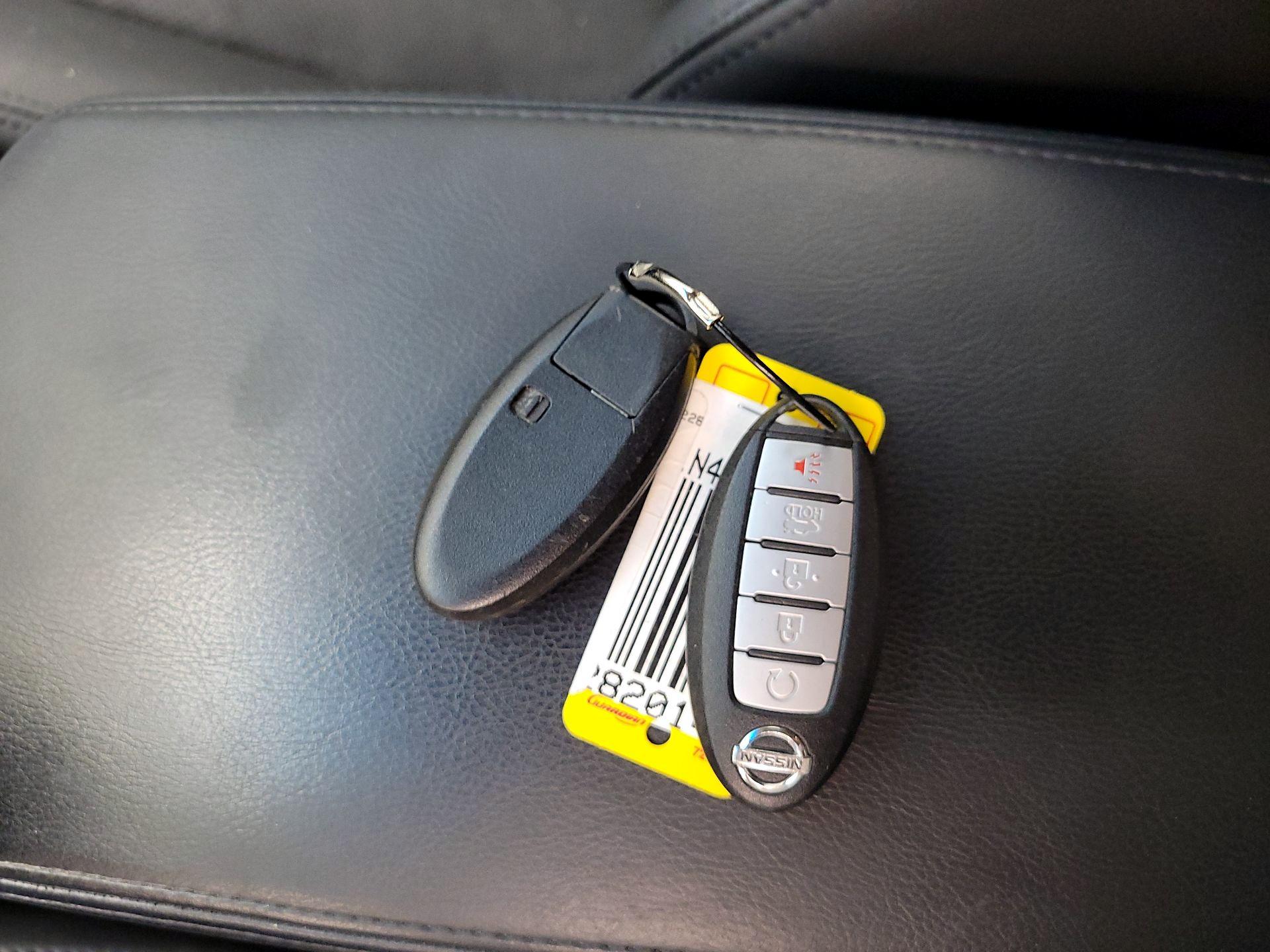 Thumbnail: 2015 Nissan Altima - 18