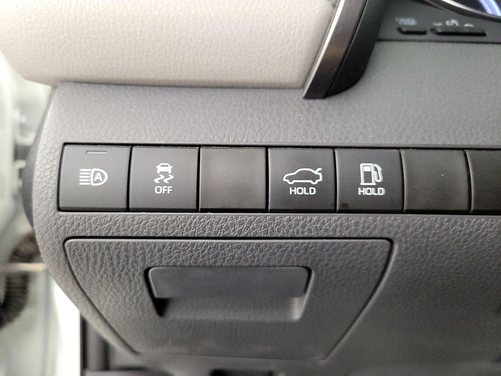 Thumbnail: 2020 Toyota Camry - 13