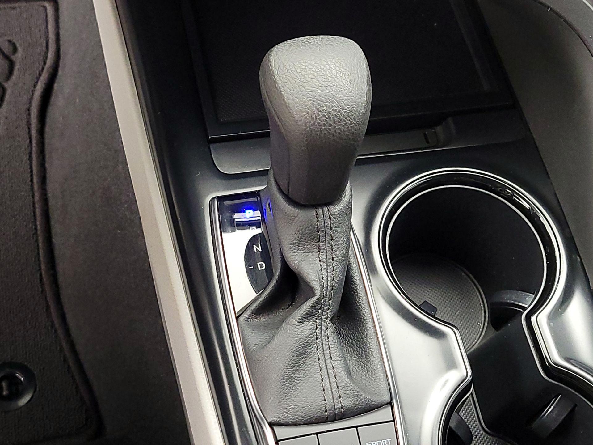 Thumbnail: 2020 Toyota Camry - 17