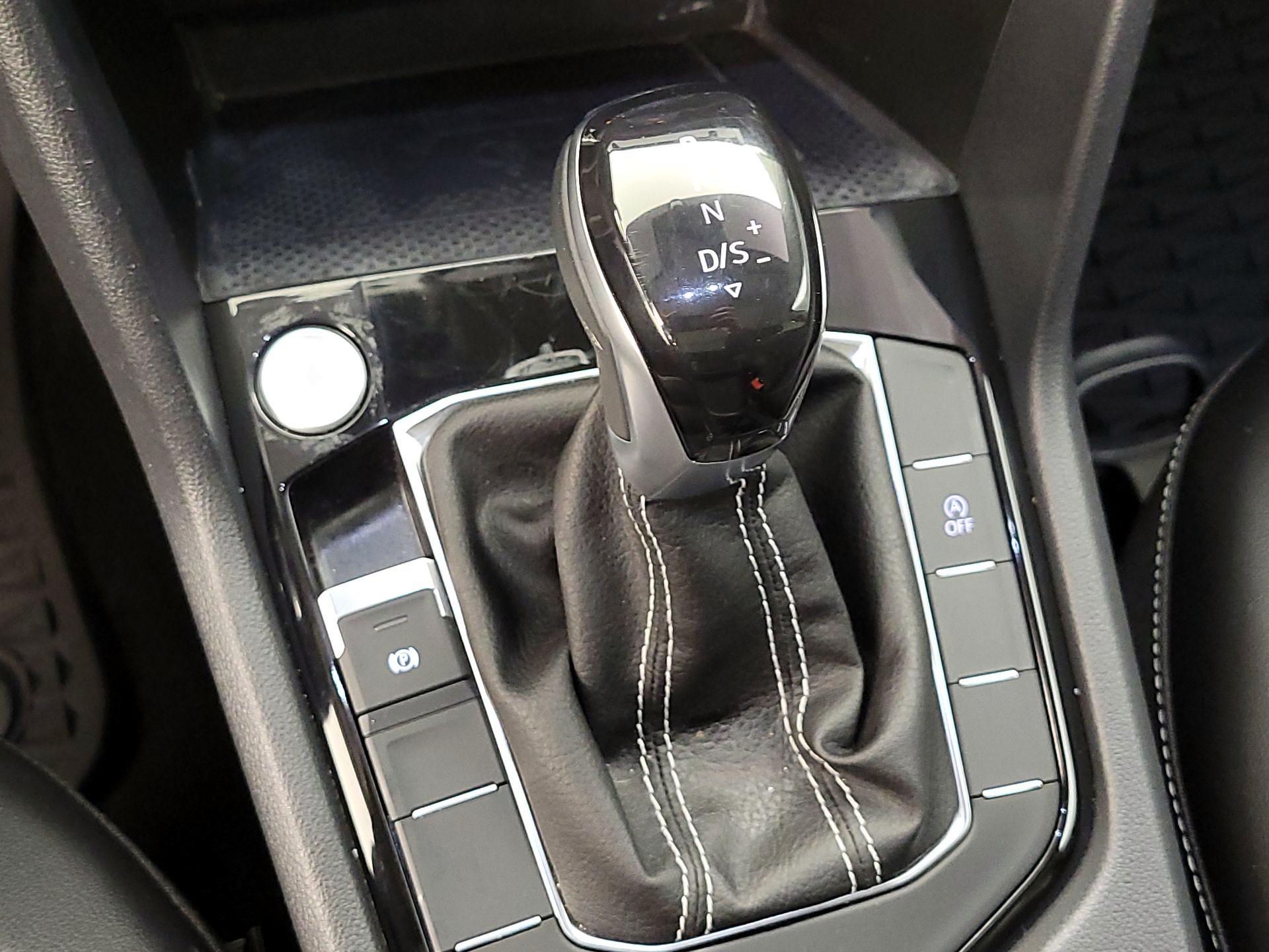 Thumbnail: 2023 Volkswagen Taos - 16