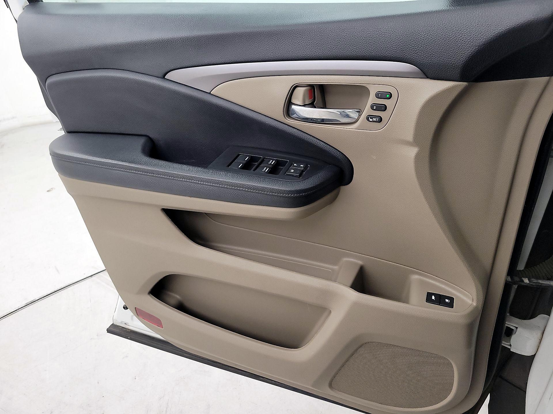 Thumbnail: 2021 Honda Pilot - 12