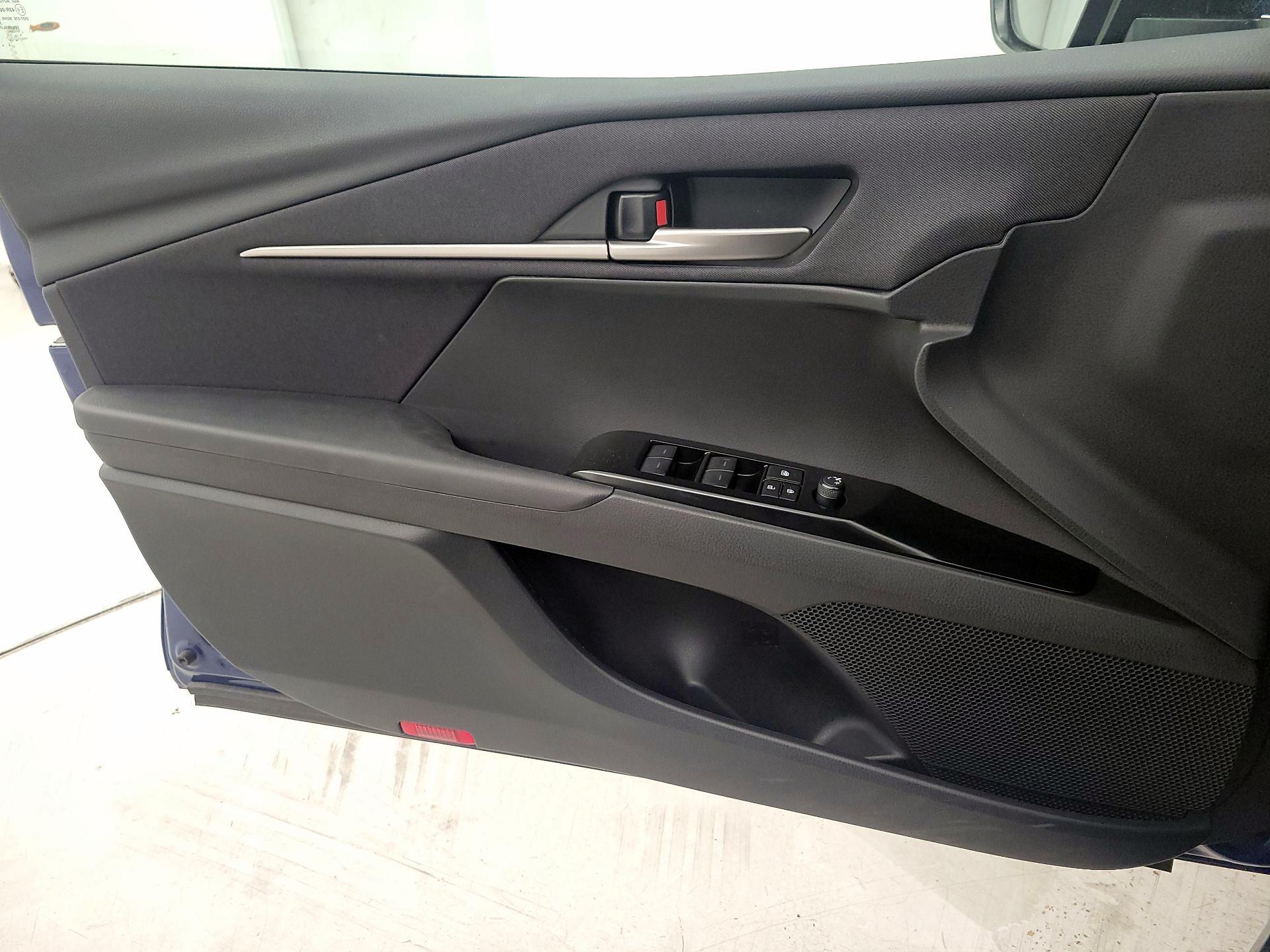 Thumbnail: 2025 Toyota Camry - 12