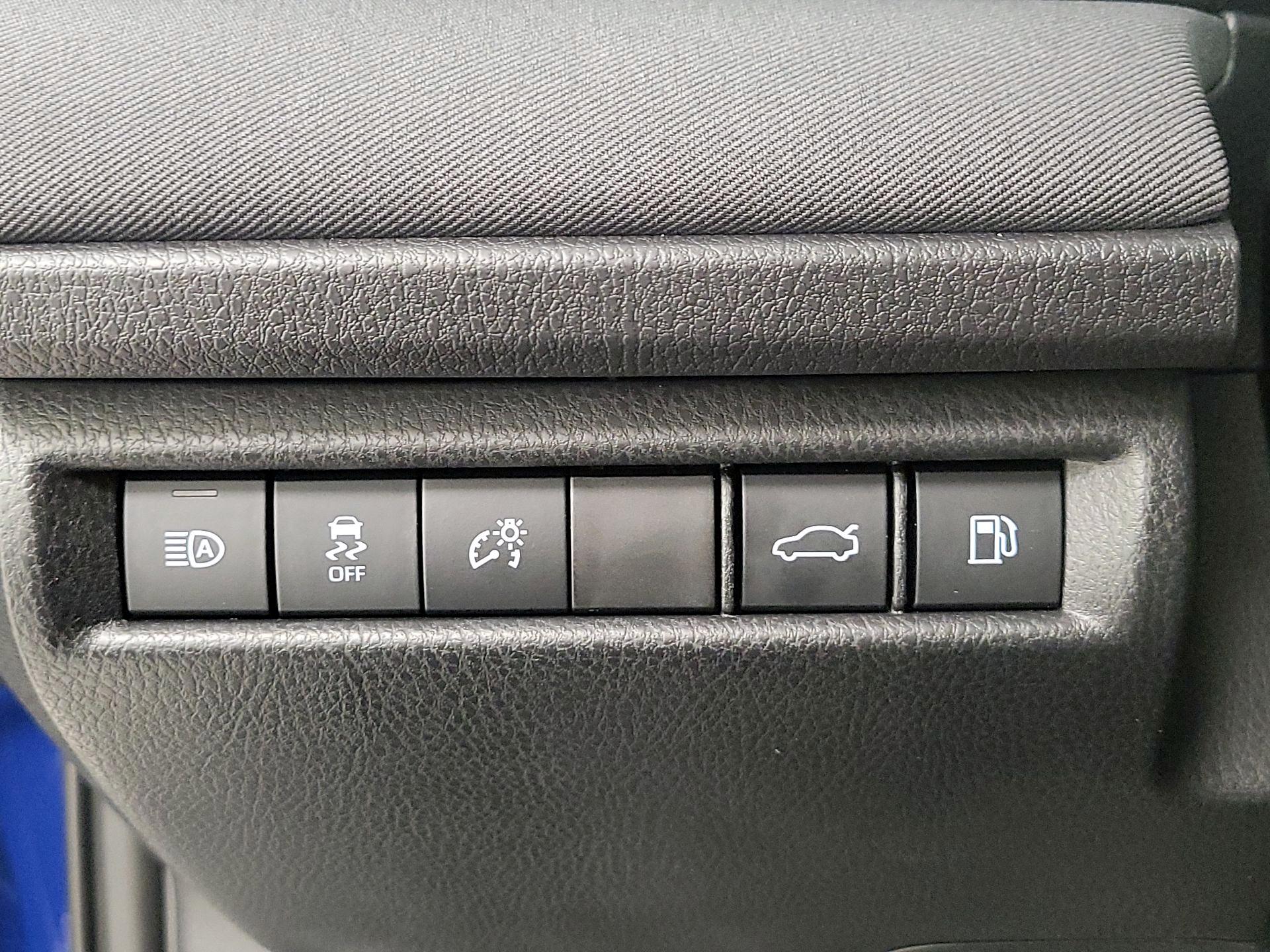 Thumbnail: 2025 Toyota Camry - 13