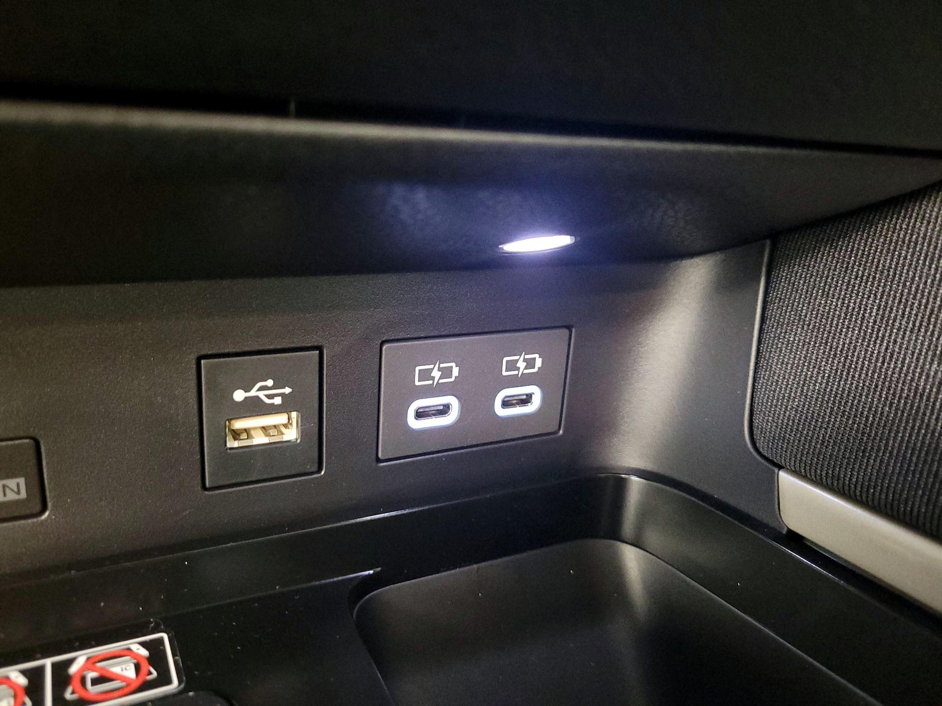 Thumbnail: 2025 Toyota Camry - 18