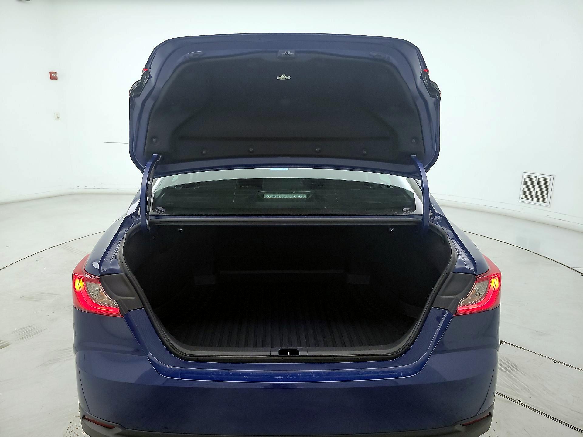 Thumbnail: 2025 Toyota Camry - 20