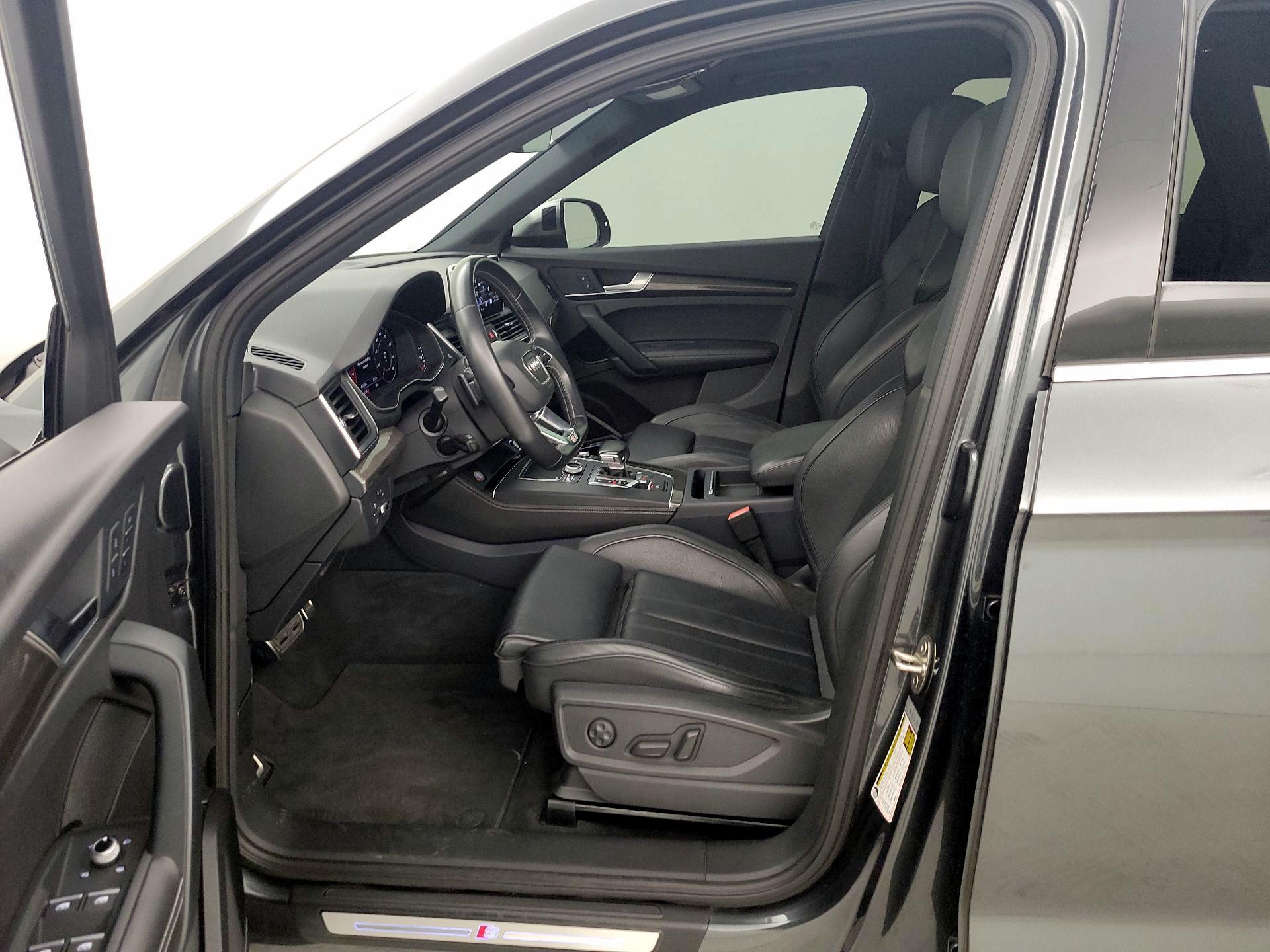 Thumbnail: 2018 Audi SQ5 - 11